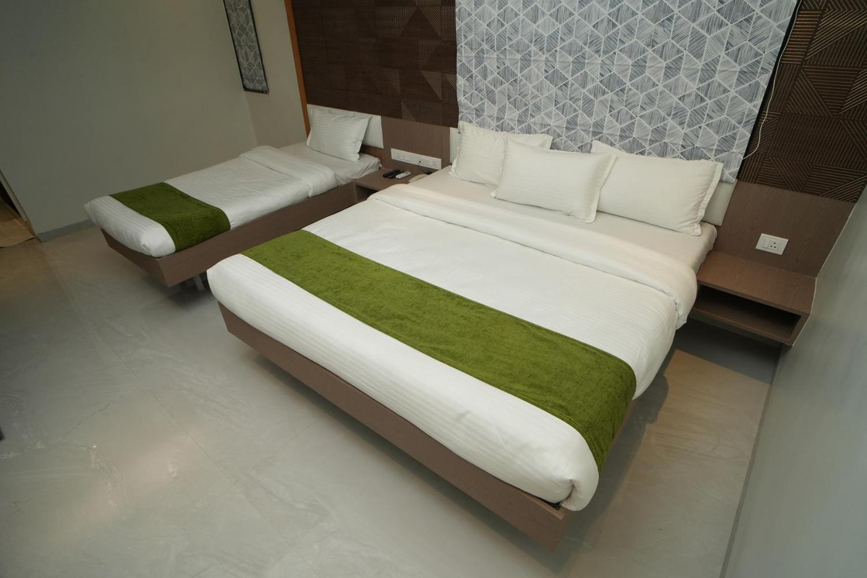 Family Room - Photo 21