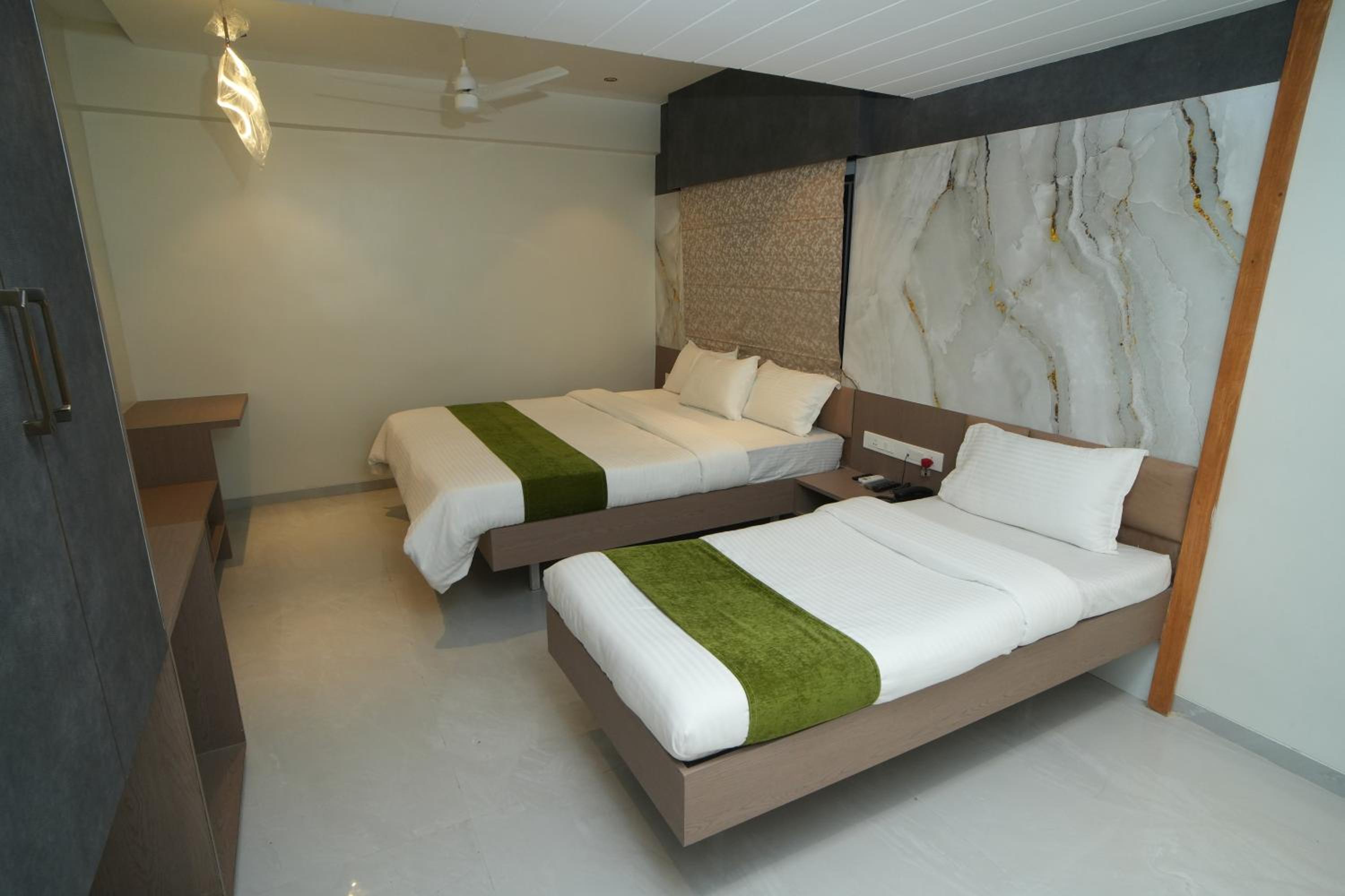 Family Room - Photo 10