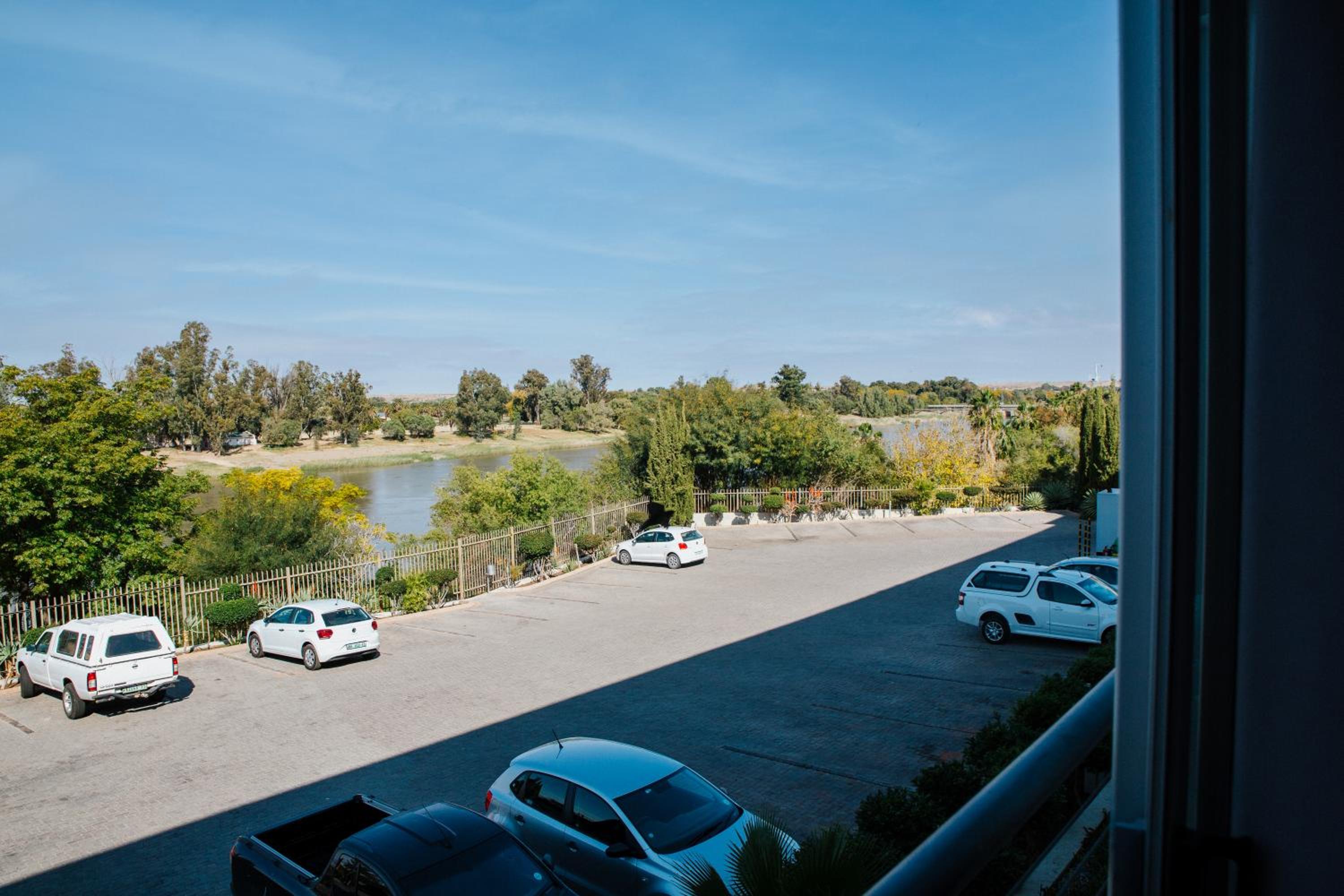 Superior River View Queen
