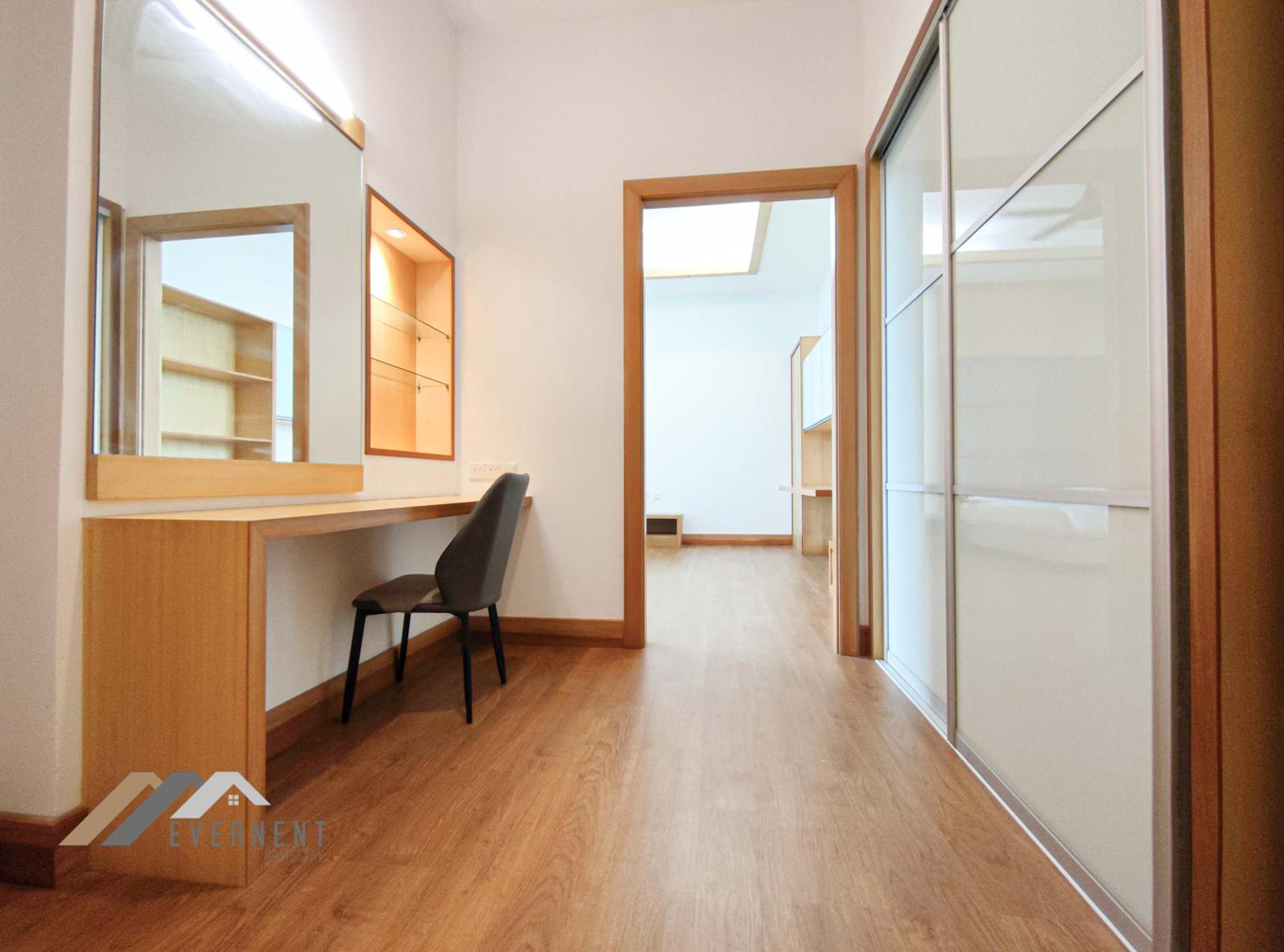 Superior King Room - Photo 11
