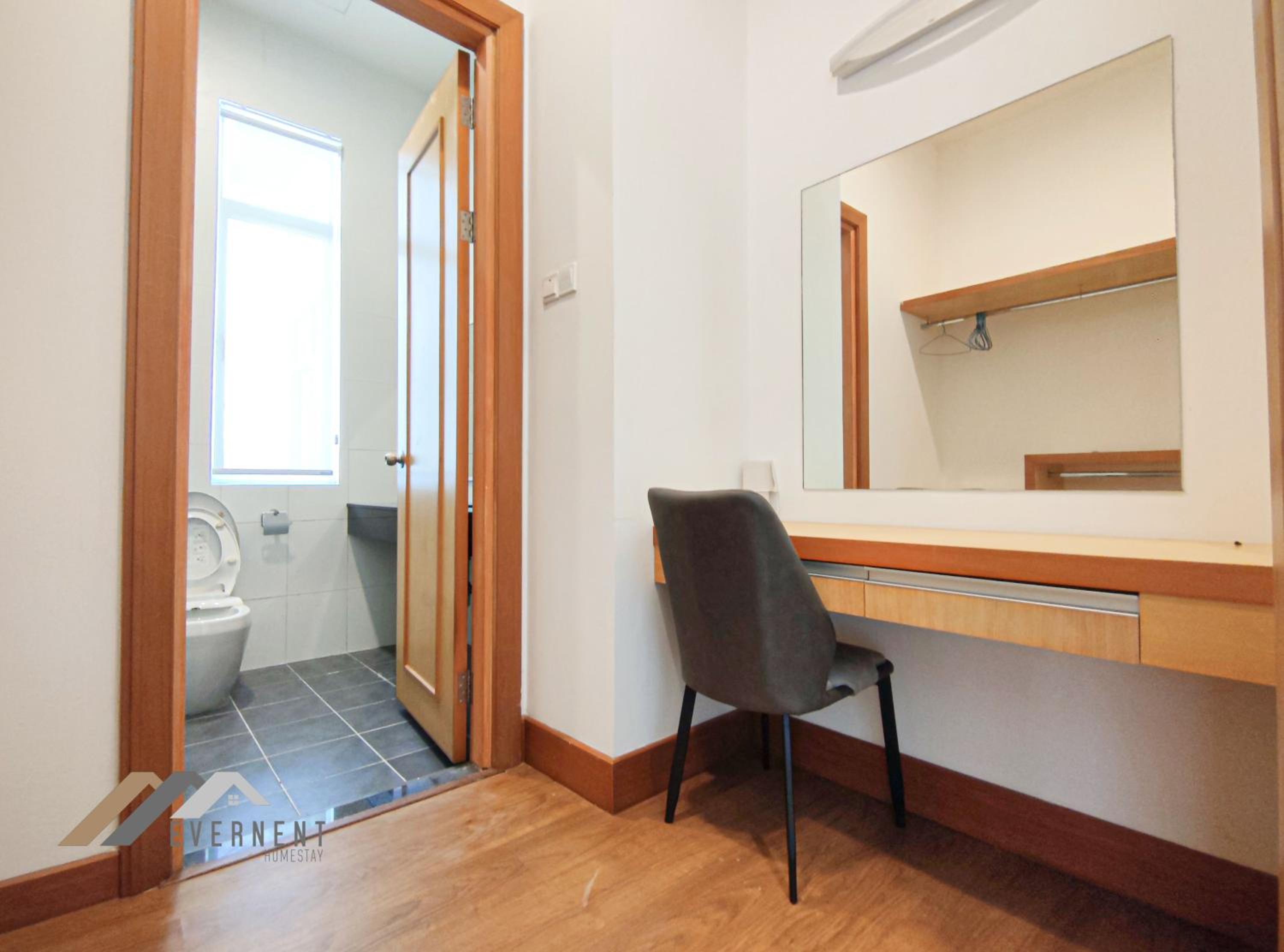 Superior King Room - Photo 12