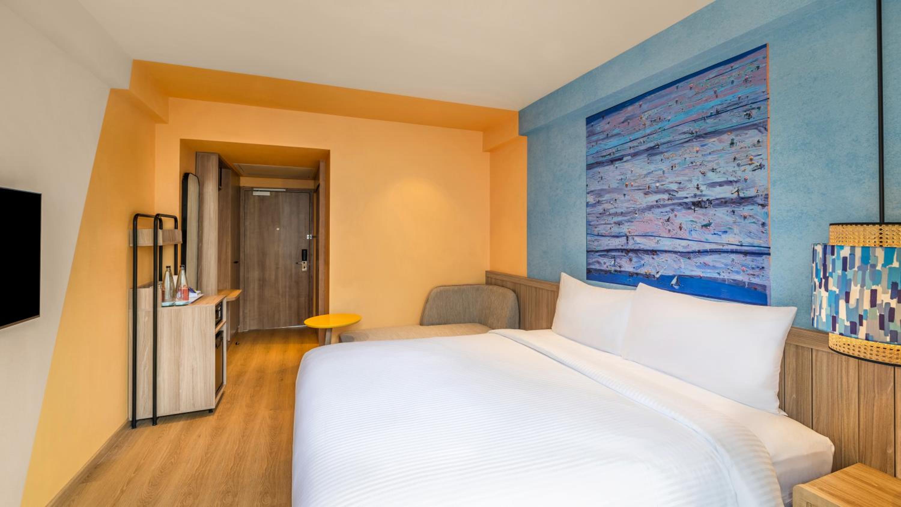 Standard One Double Bed - Photo 2