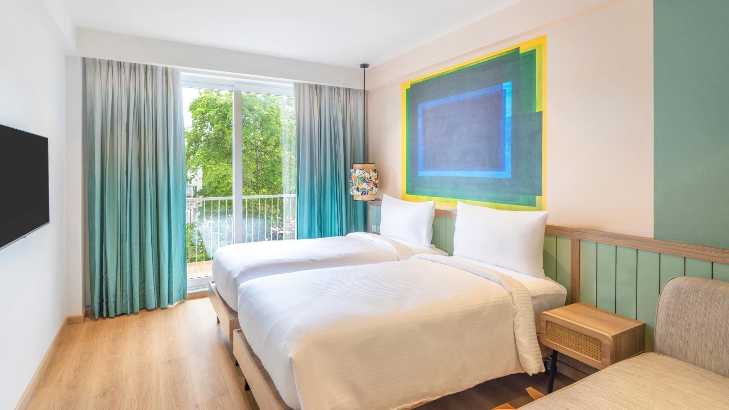 Premier Twin Room with Pool View - Photo 3