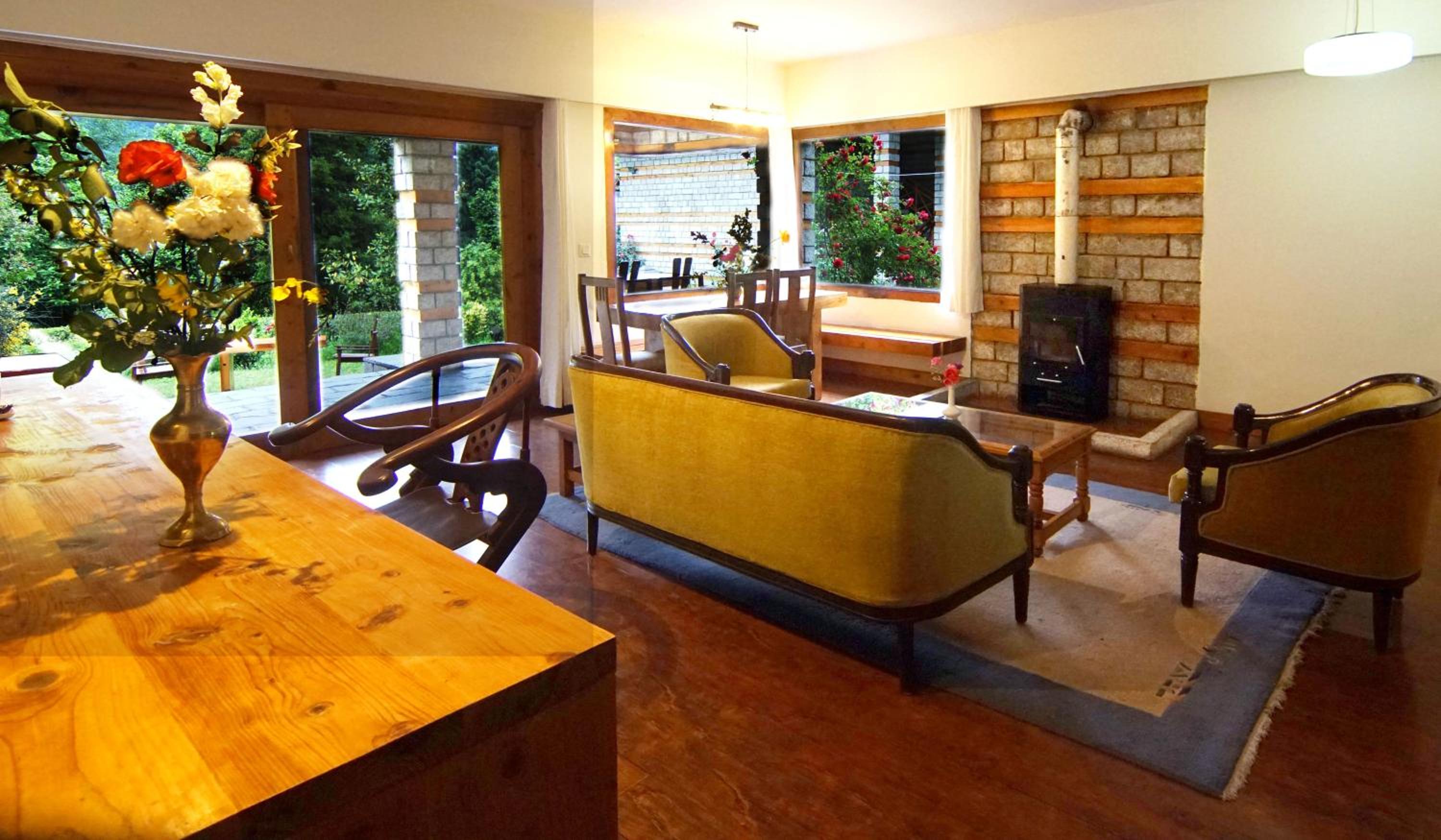Villa - Photo 2
