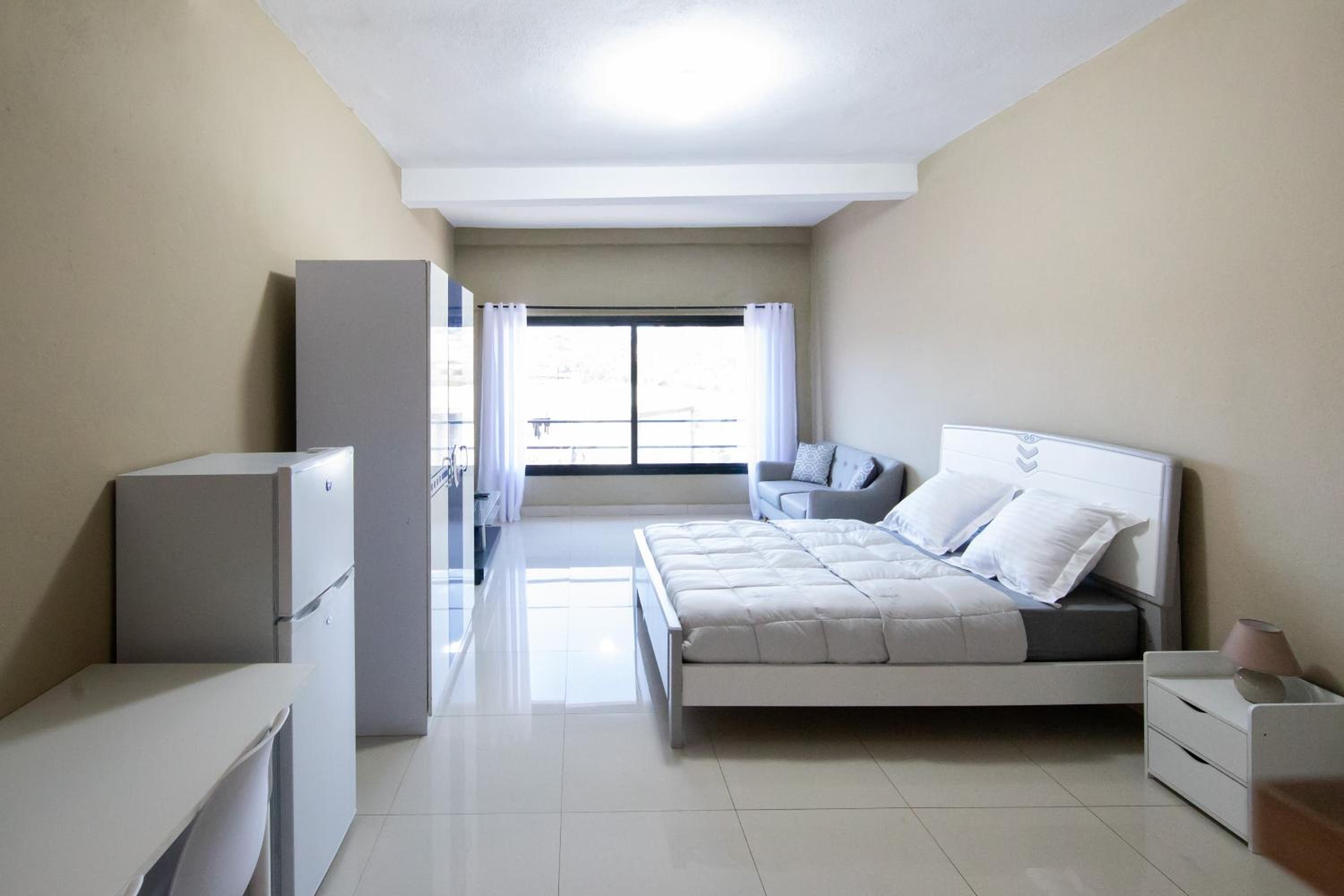 Studio Apartment photo 2
