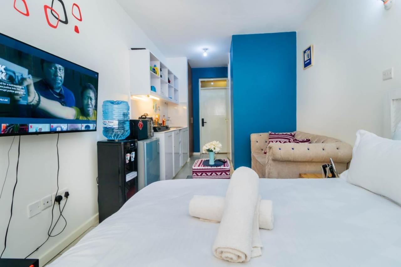 Studio Apartment photo 1