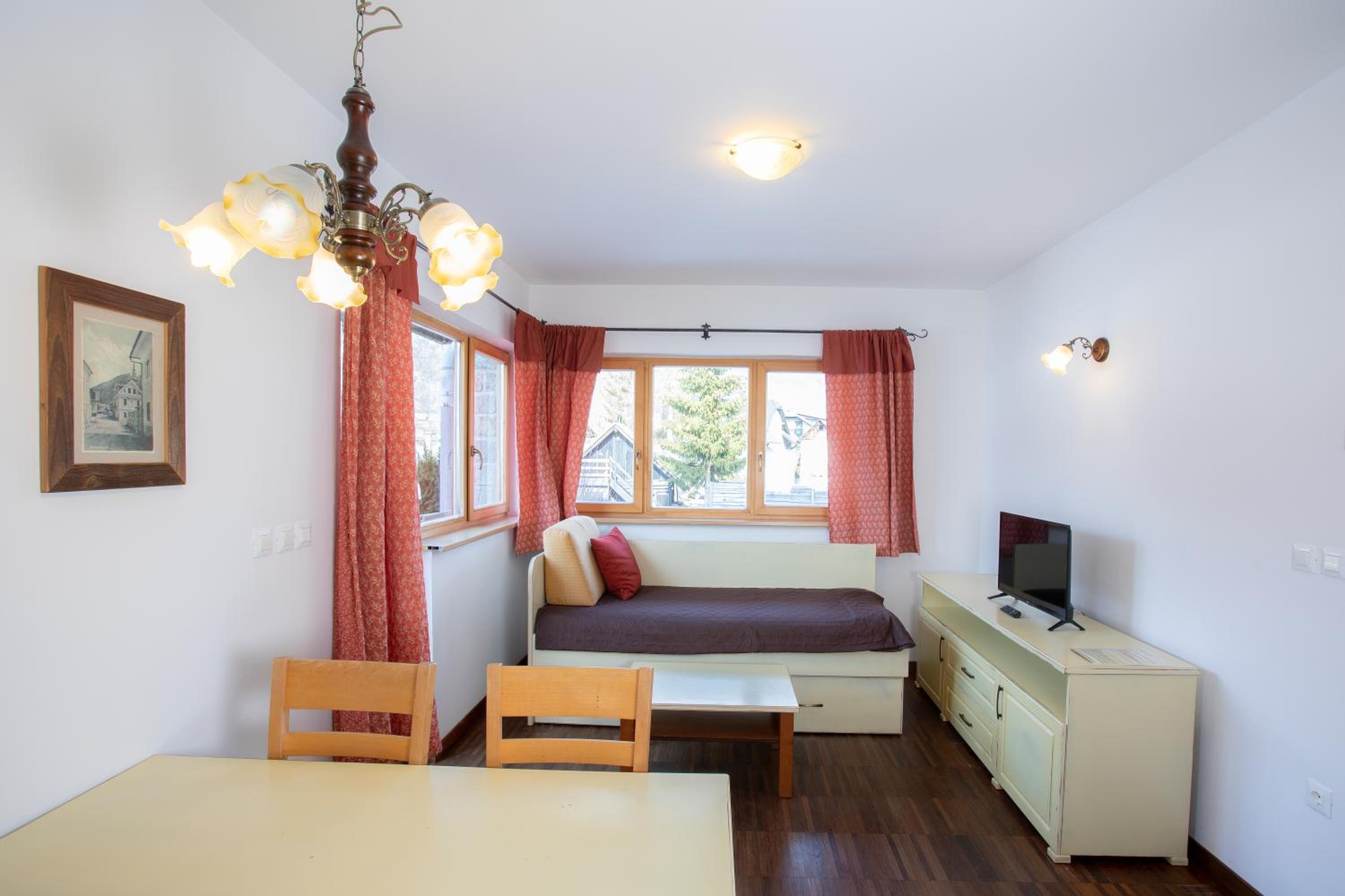 One-Bedroom Apartment with Terrace (Ski-to-door)