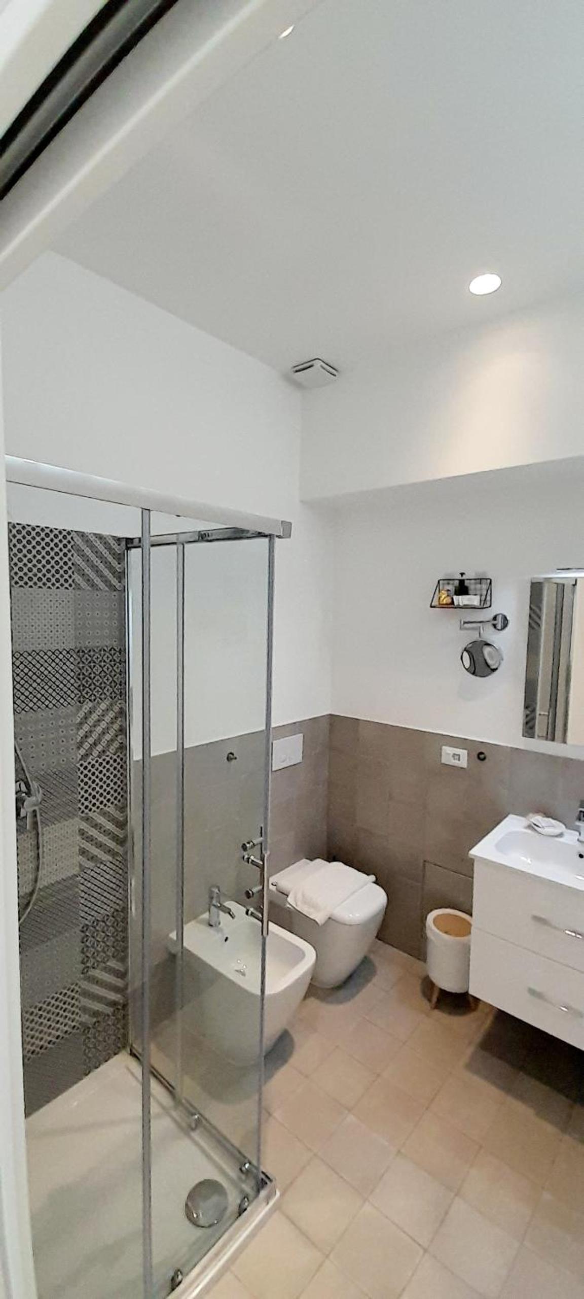 One-Bedroom Apartment - Photo 46