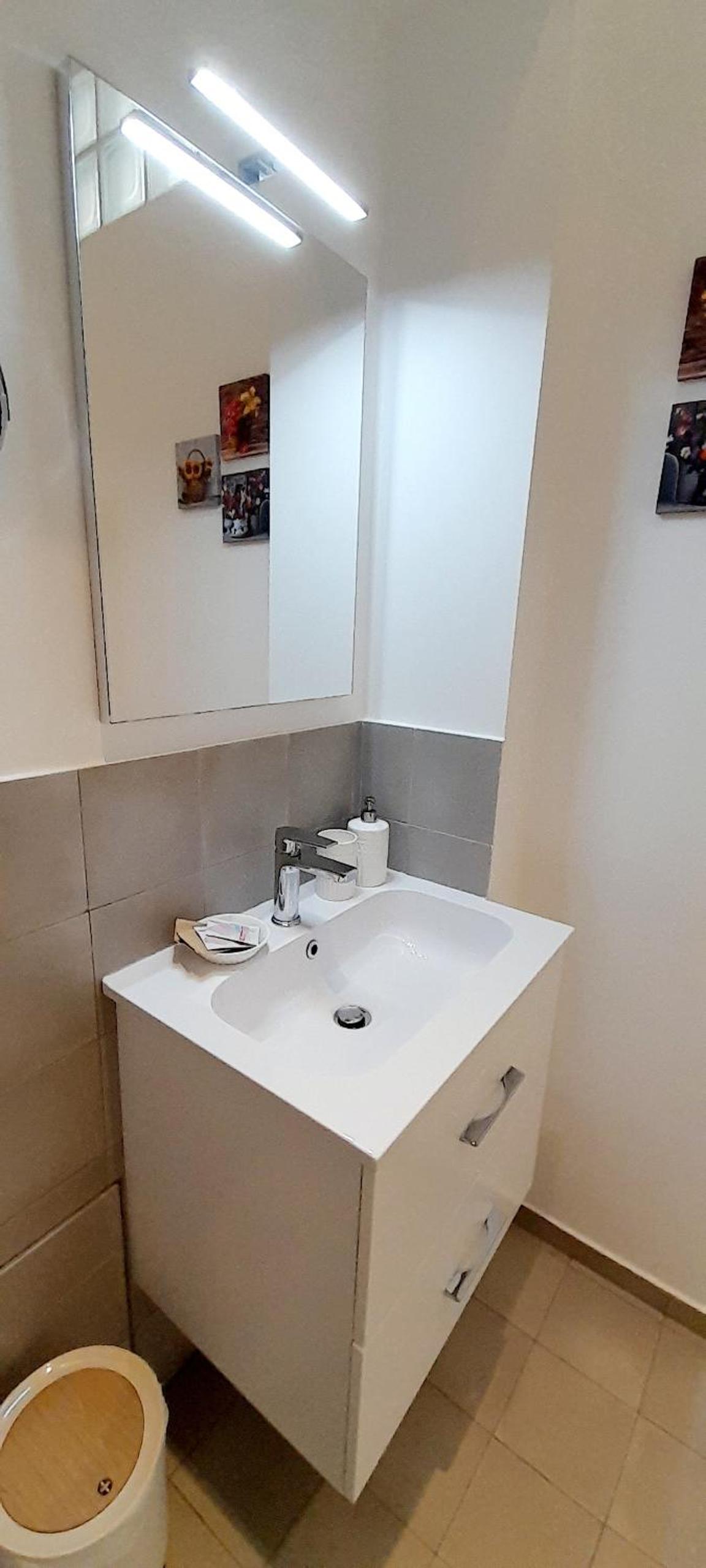 One-Bedroom Apartment - Photo 39