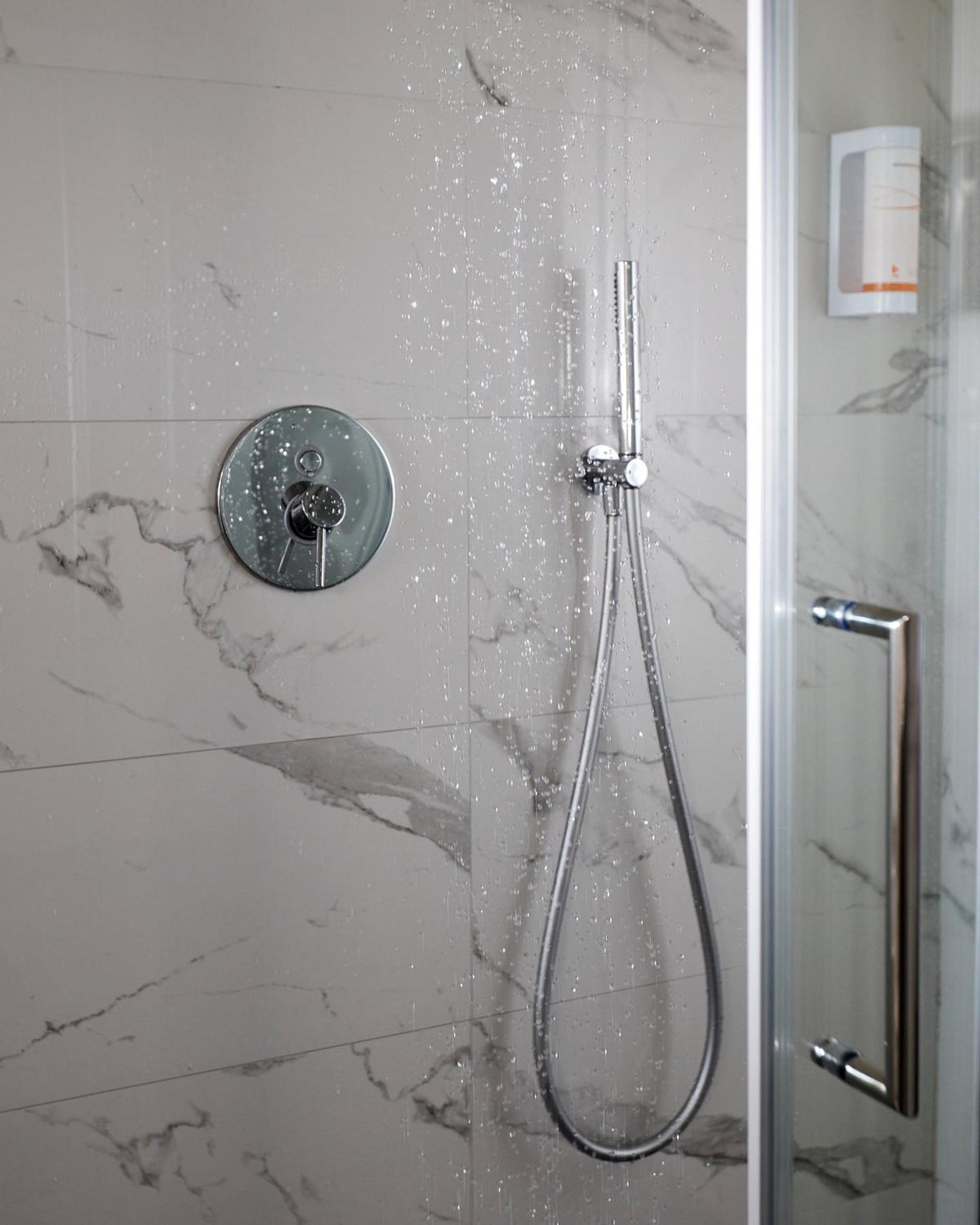 Double Room With Private Bathroom photo 2
