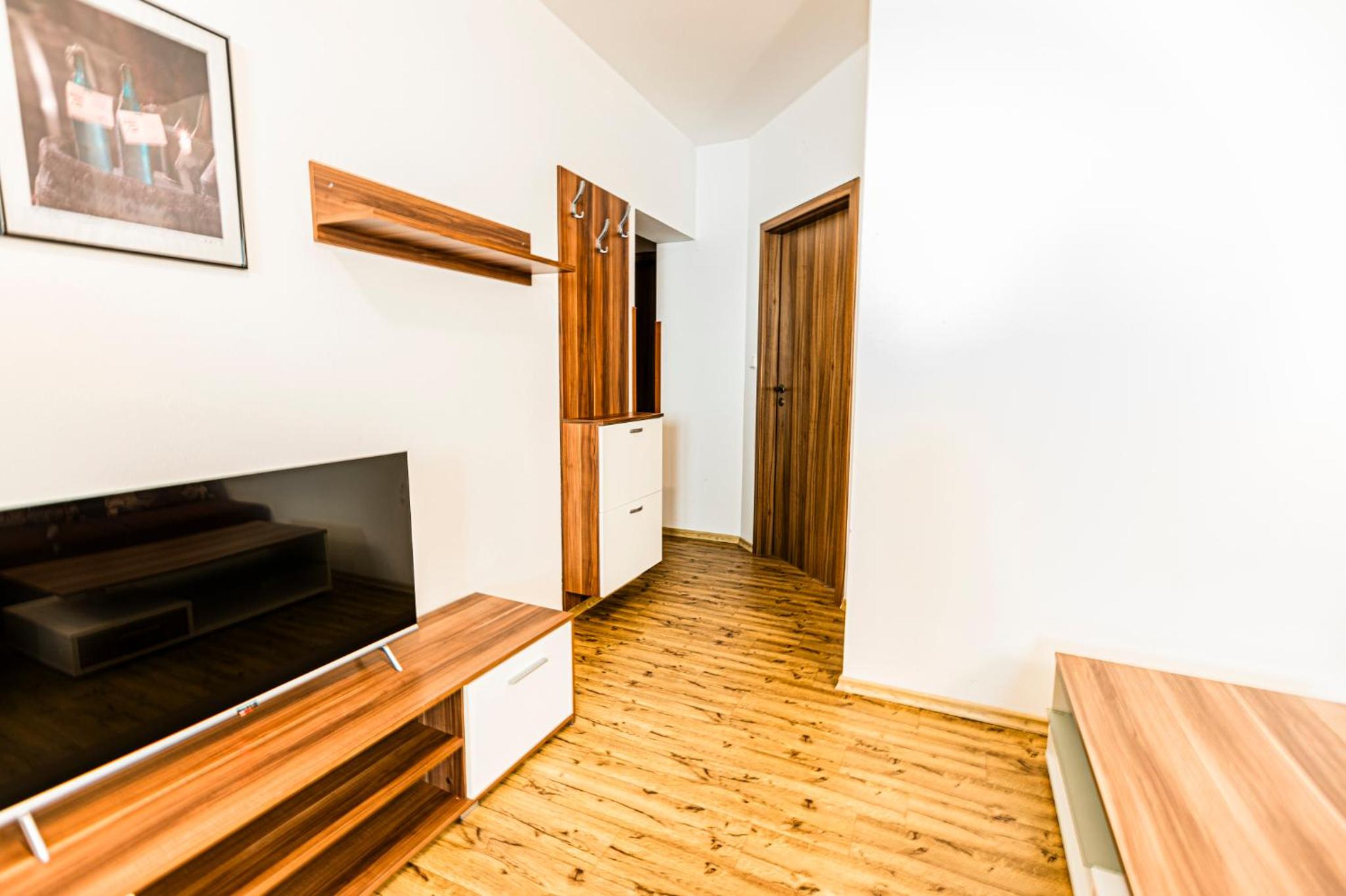 One-Bedroom Apartment photo 2