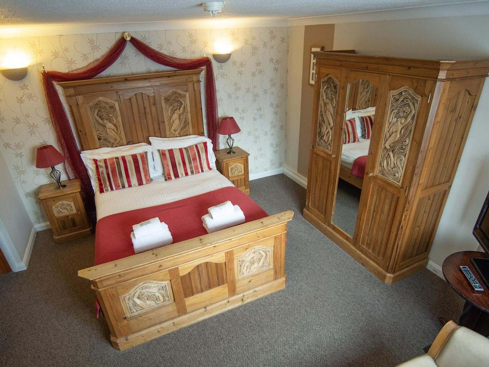 Large Double Room photo 1