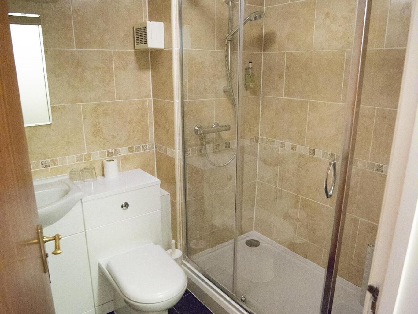 Double Room with Private Bathroom photo 3