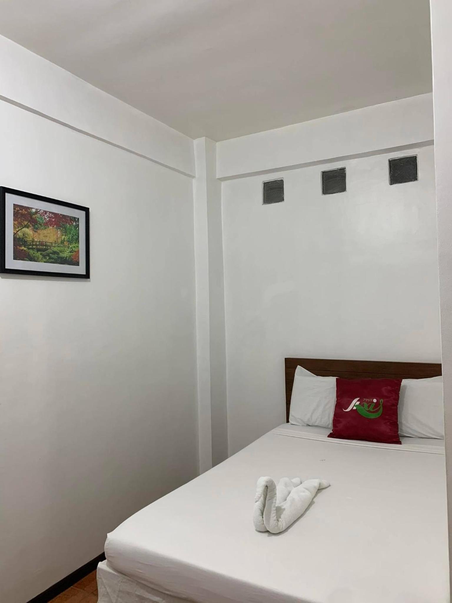 Budget Double Room photo 3