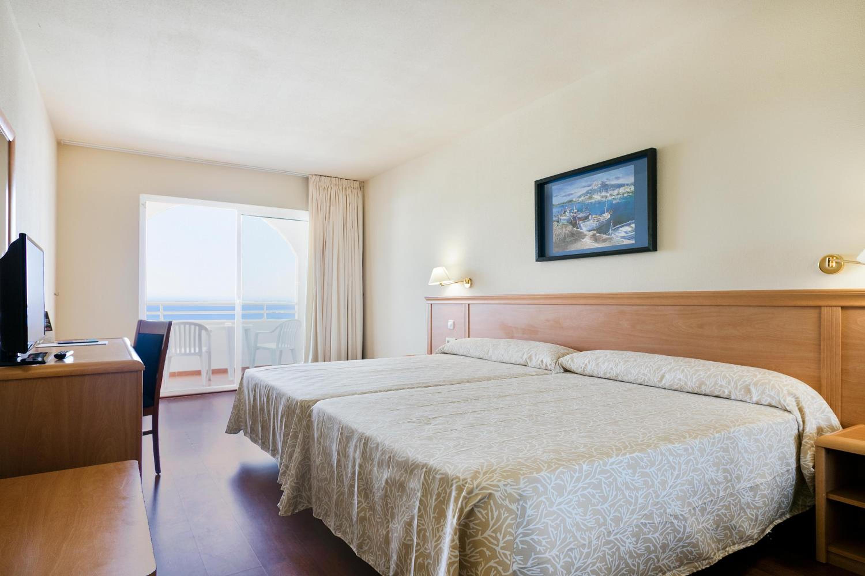 Habitación Doble Estándar con Vista al Mar (2 Adultos)