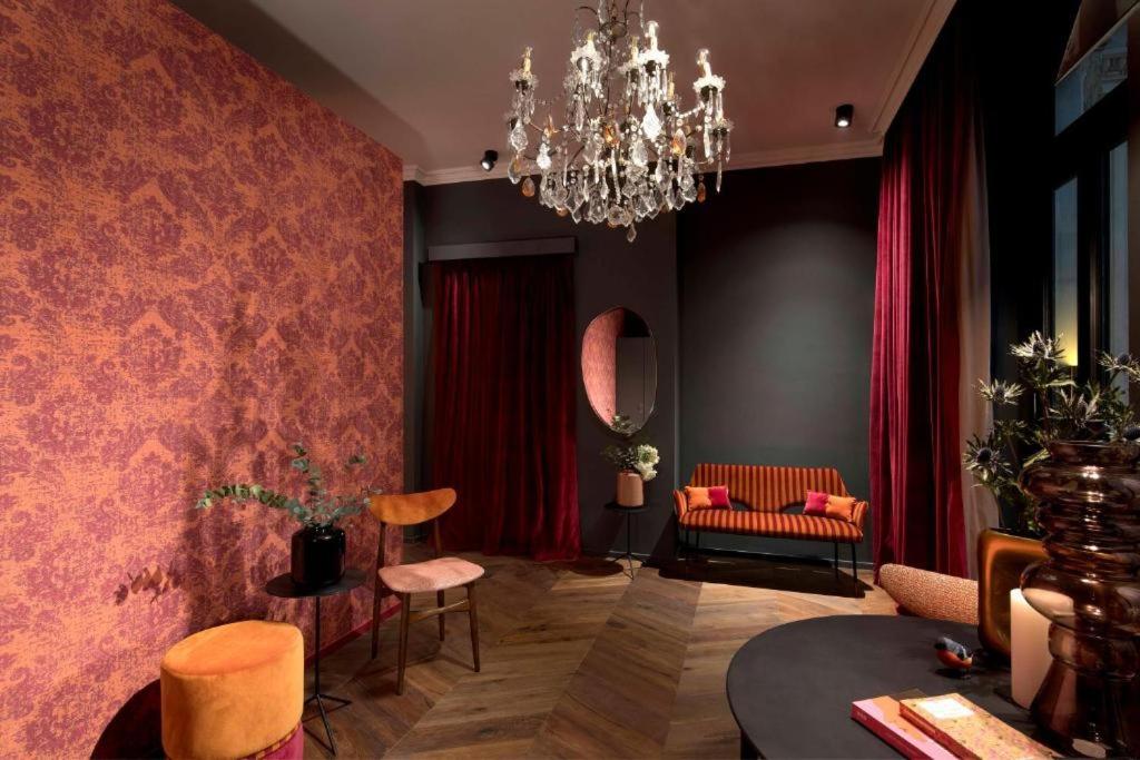 Suite Apartment - Photo 13