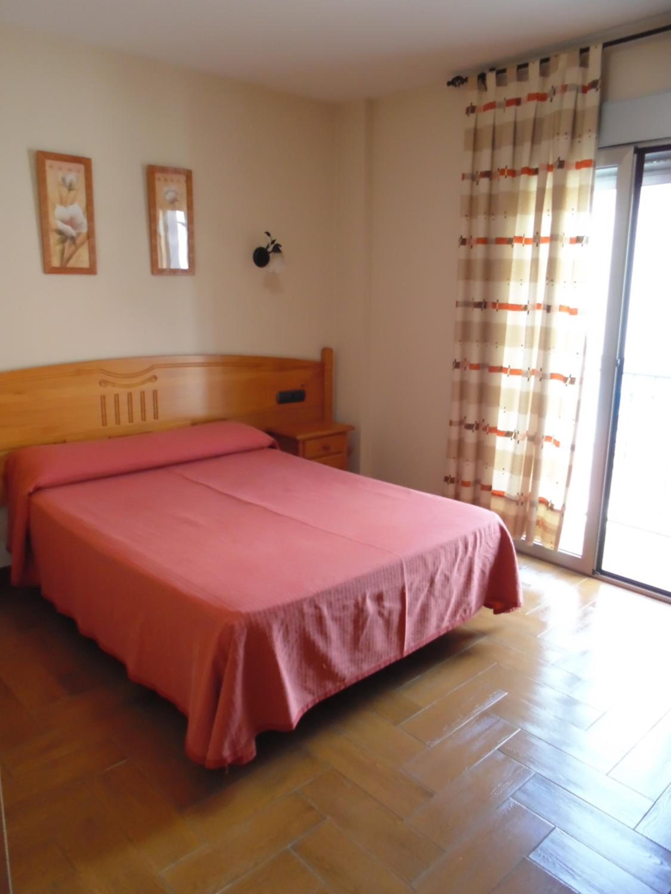 Double or Twin Room - Photo 10