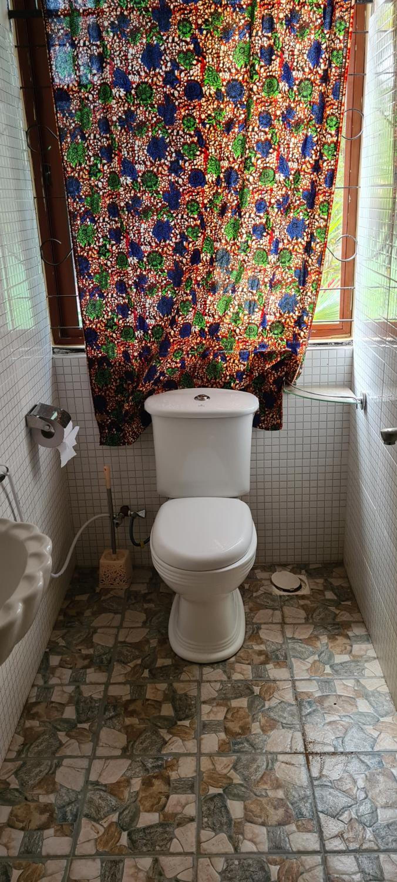 Single Room with Private Bathroom photo 2