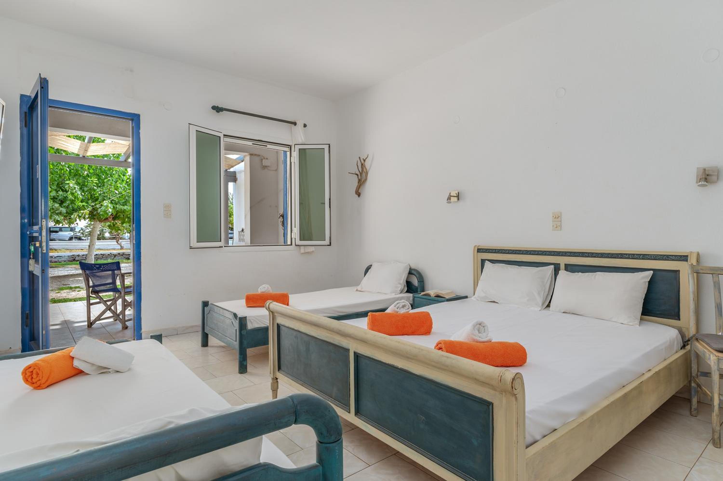 One-Bedroom House photo 1