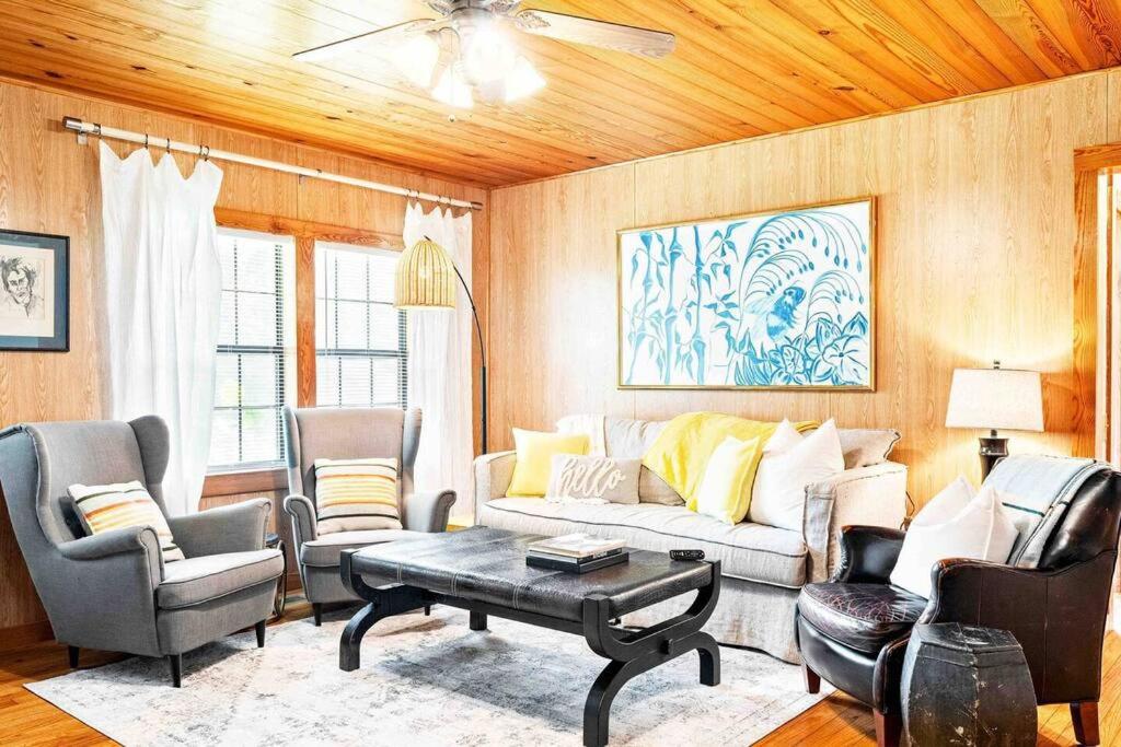 Three-Bedroom House photo 1