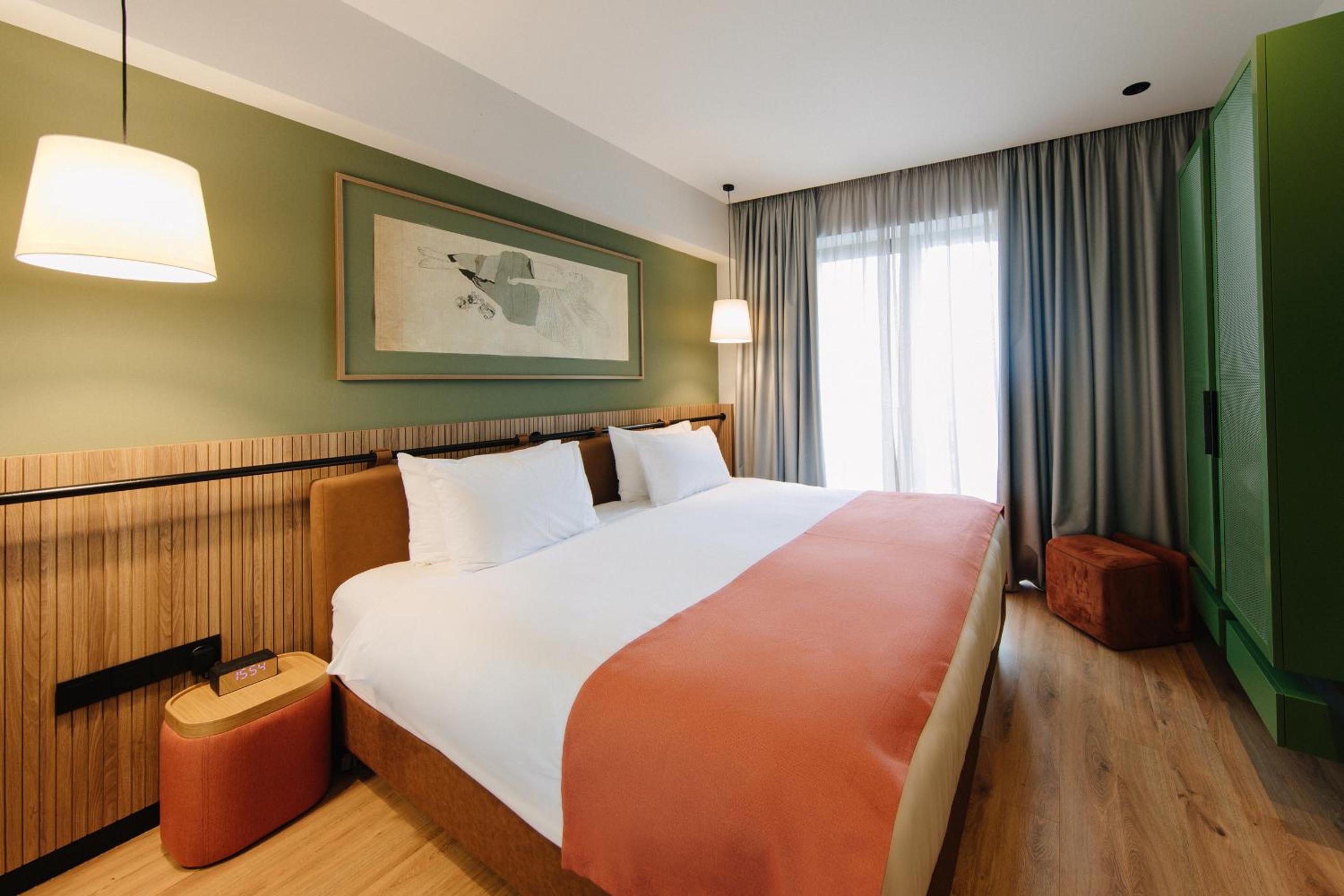 Double or Twin Room with Mountain View - Photo 7