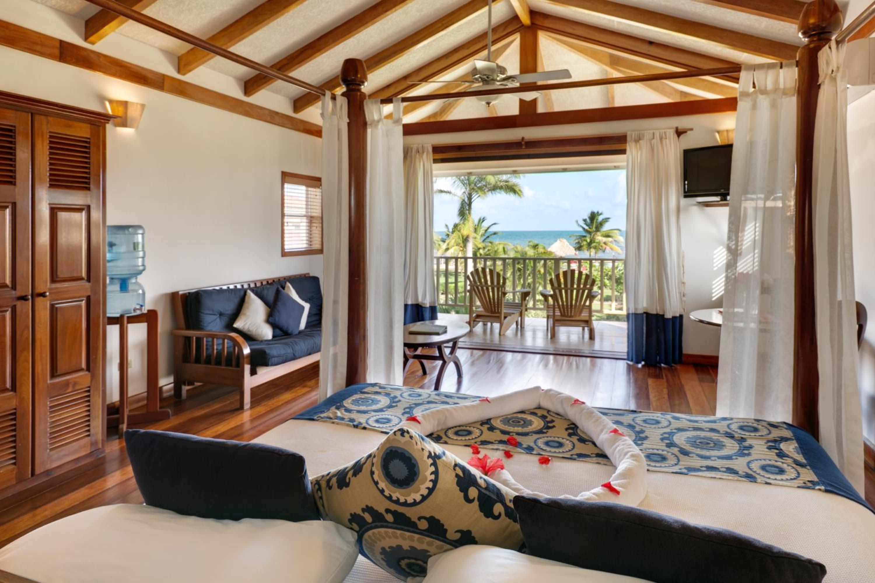 Three-Bedroom Villa - Photo 4