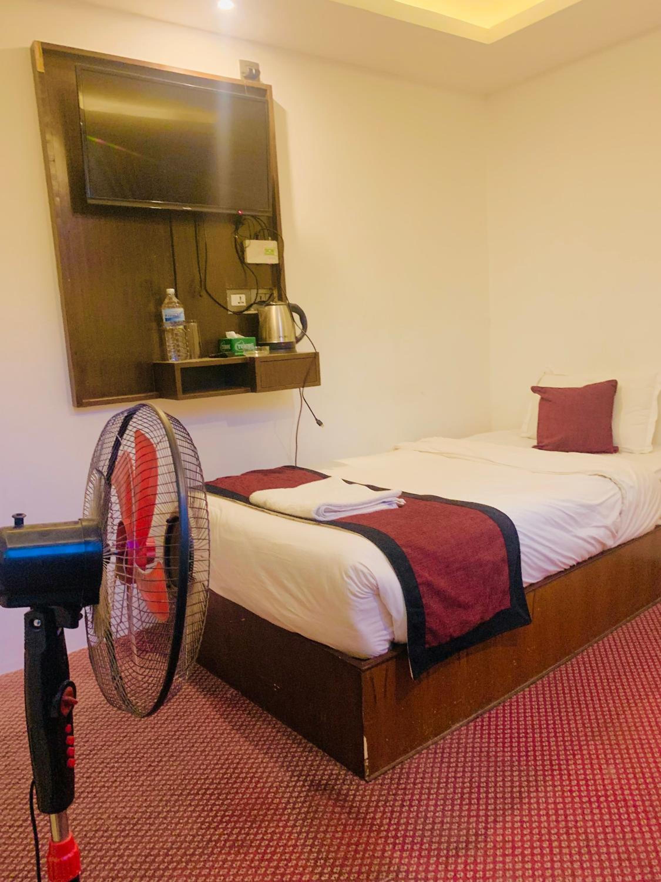 Single Room - Photo 3