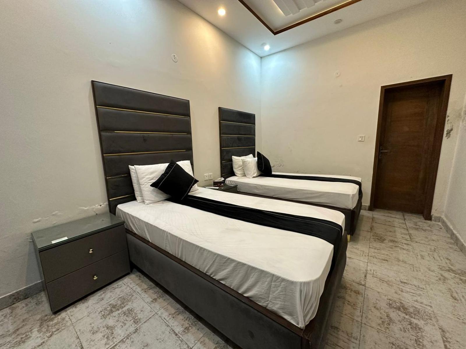 Deluxe Twin Room photo 3