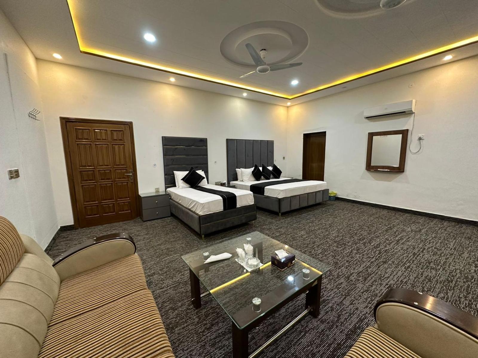 Deluxe Triple Room photo 2