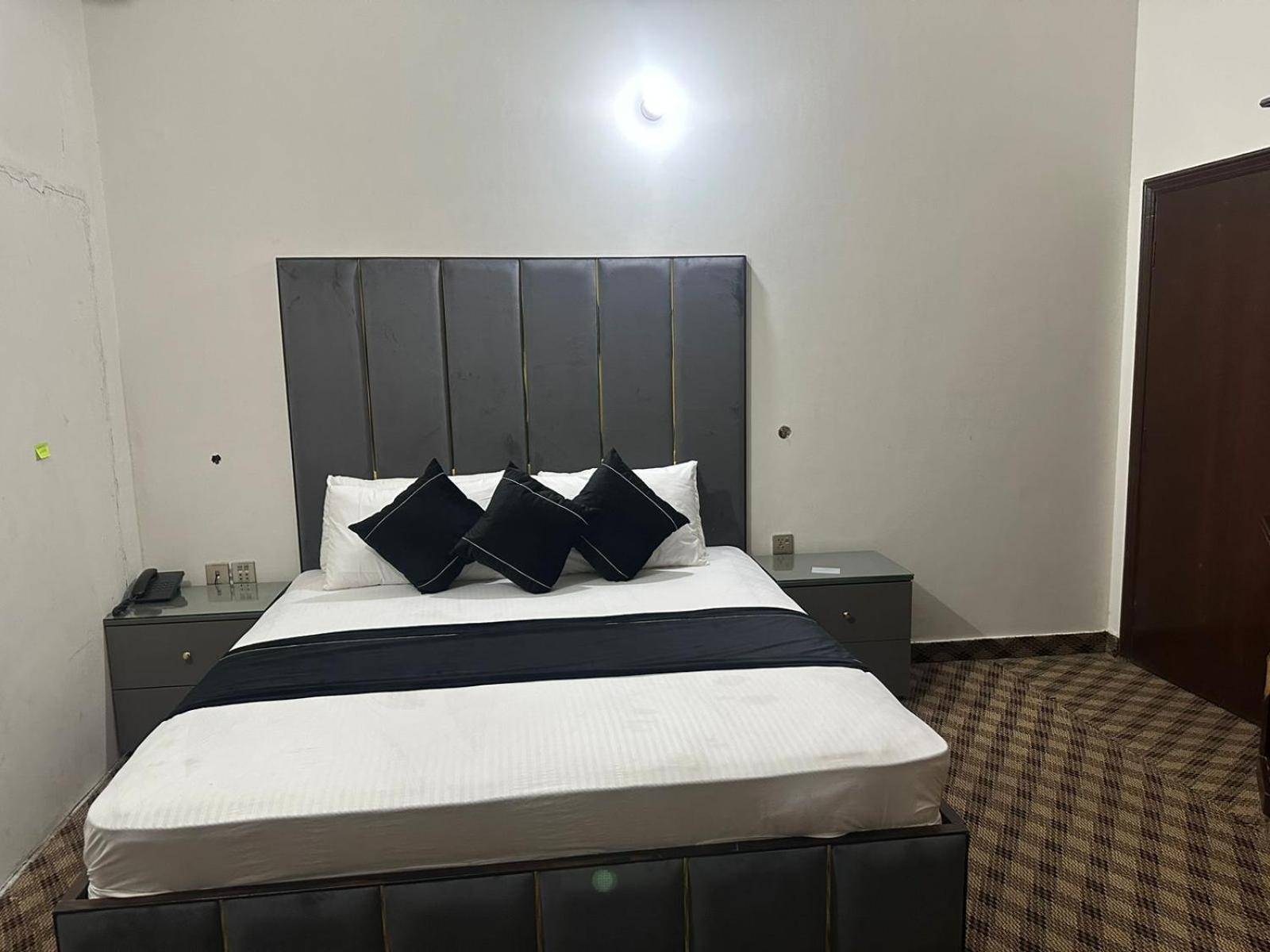 Budget Double Room photo 2