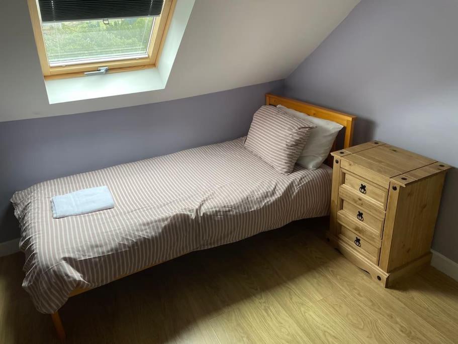 Five-Bedroom House photo 1