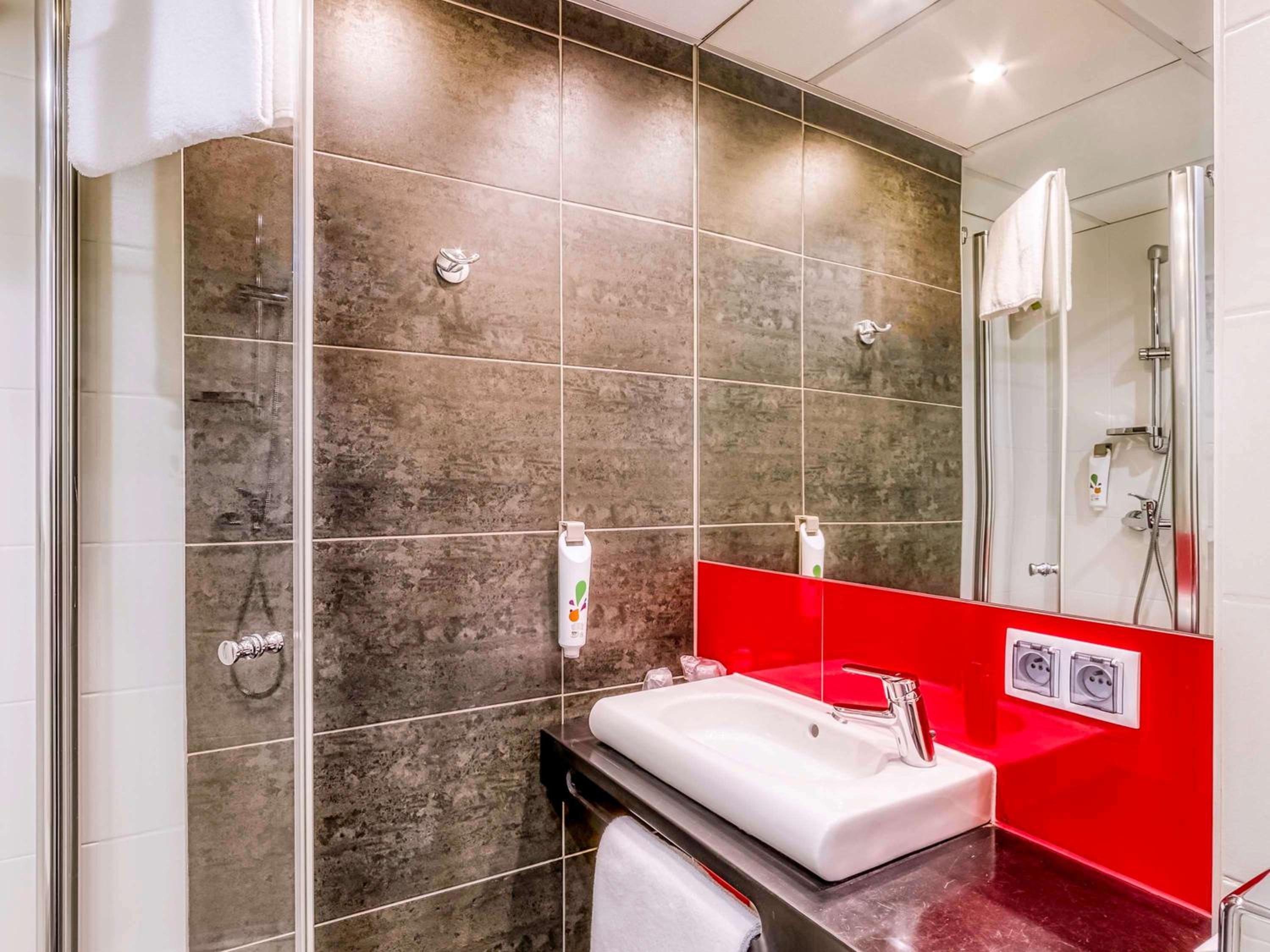 Standard Double Room - Photo 7