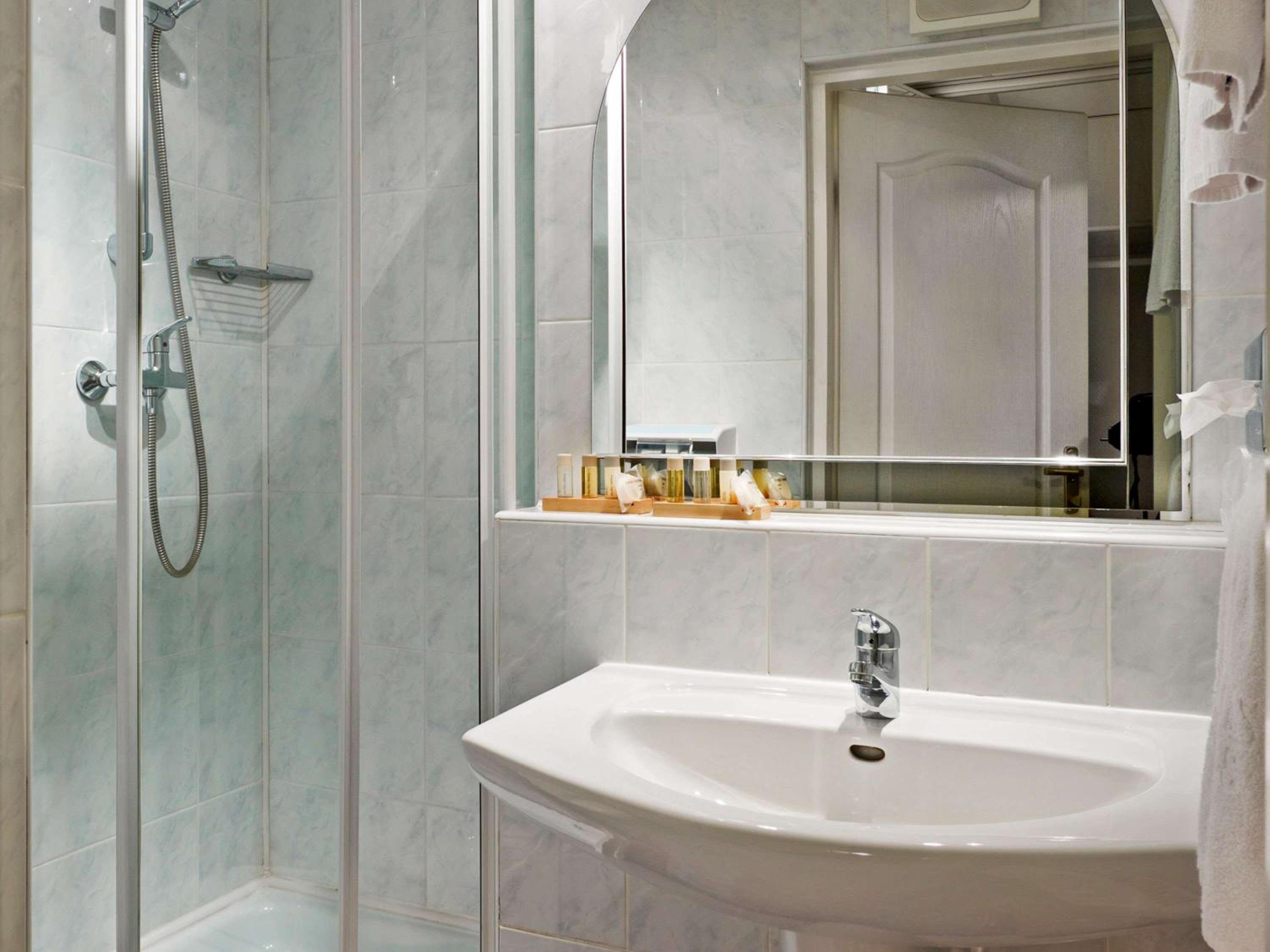 Standard Double Room - Photo 6