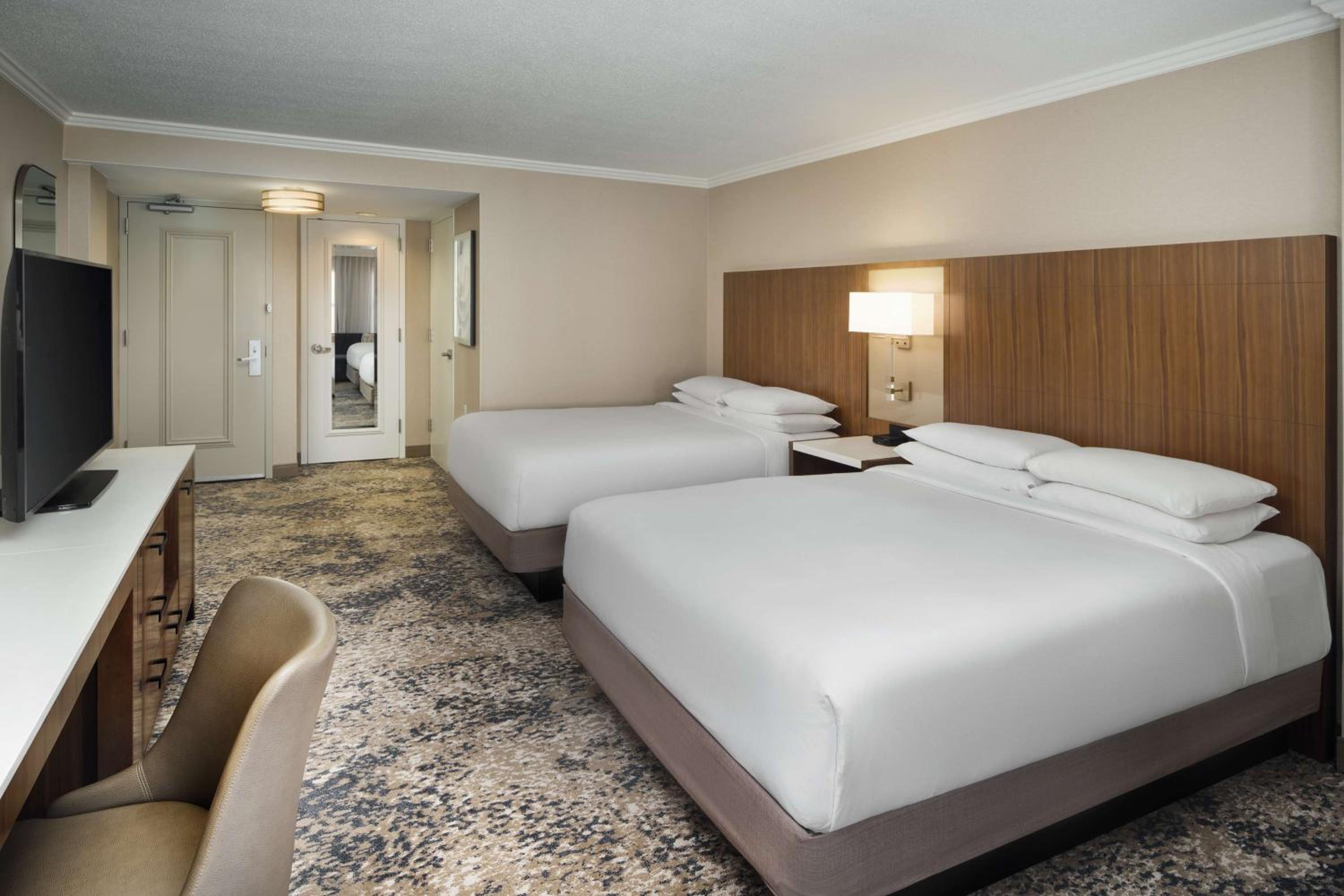 Deluxe Queen Room with Two Queen Beds and River View - Photo 3