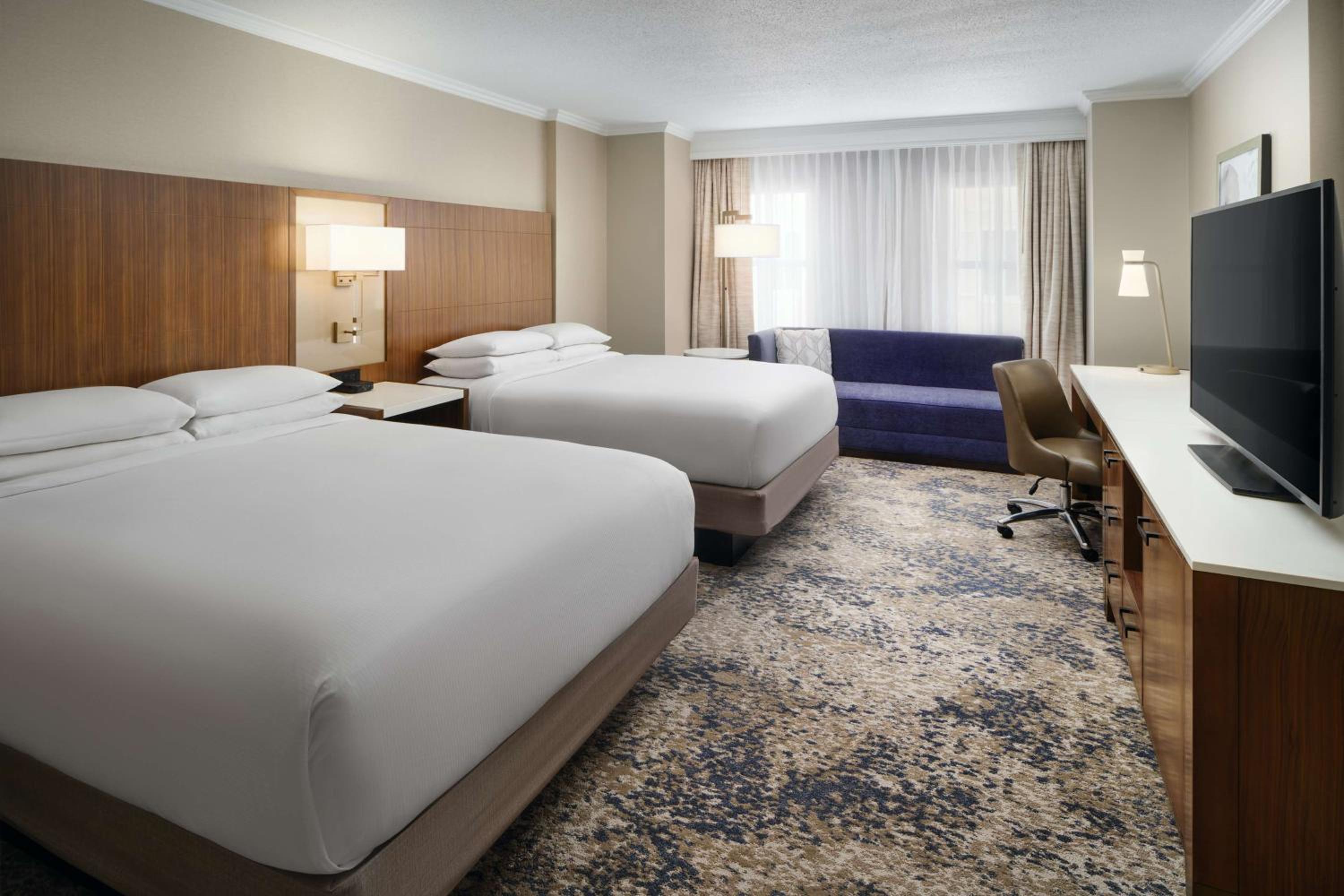 Deluxe Queen Room with Two Queen Beds and River View - Photo 5