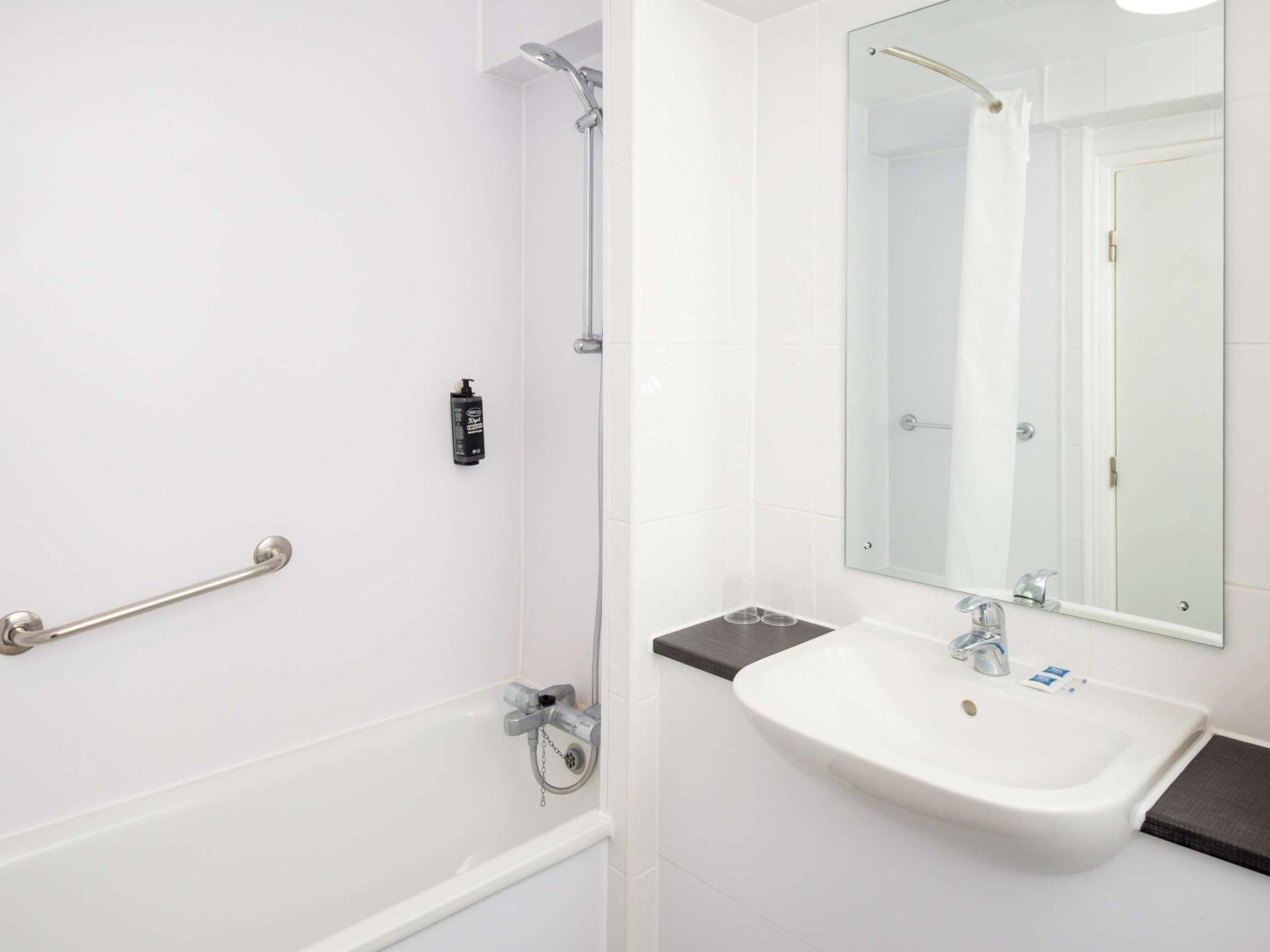 Standard Double Room - Photo 2