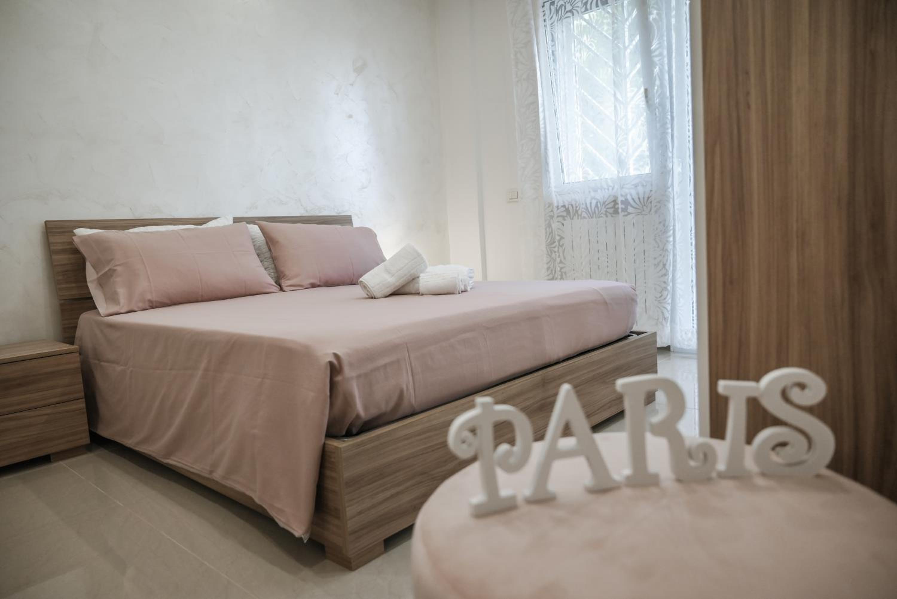 King Room with Balcony and shared bathroom
