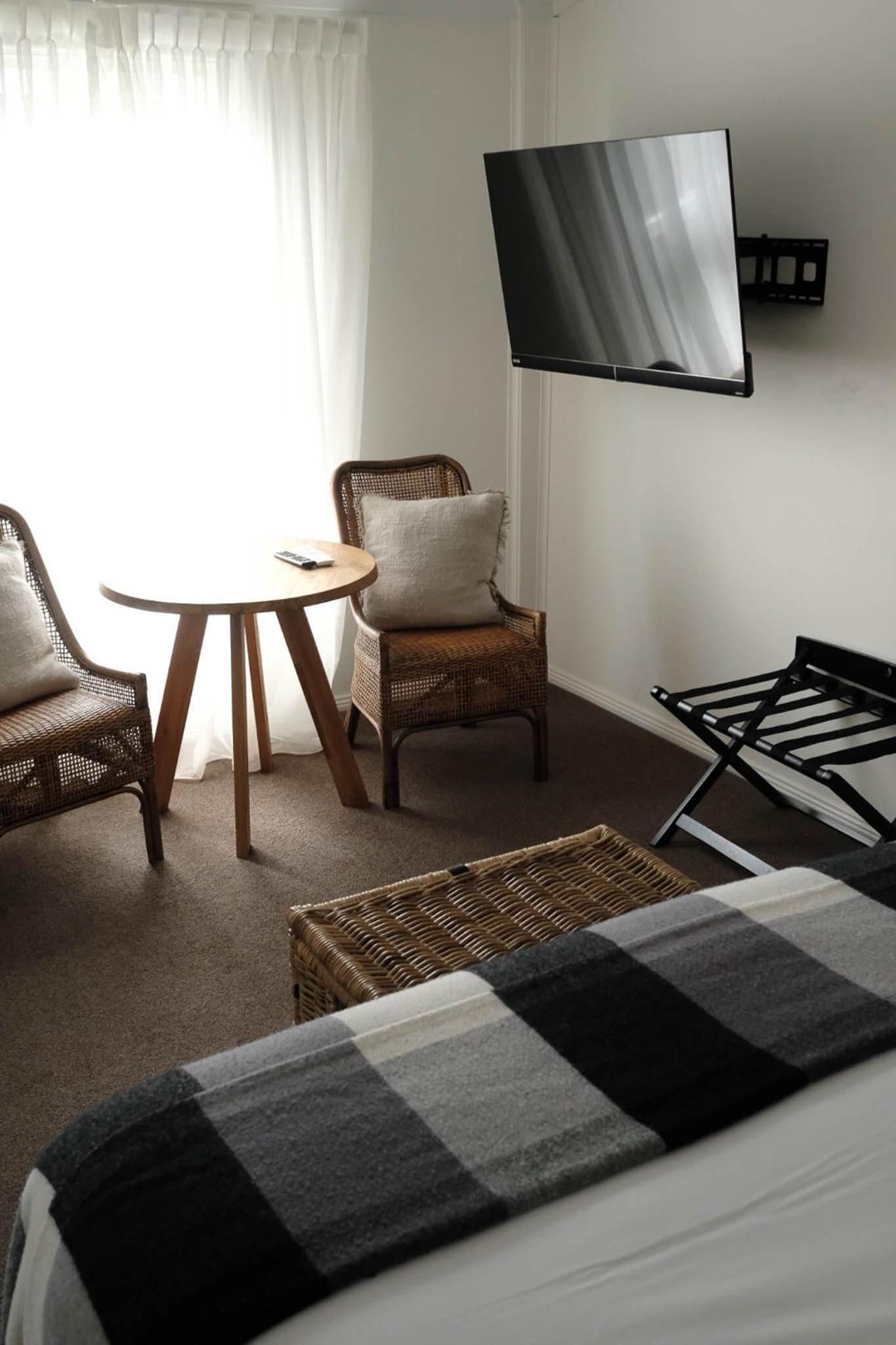 Family Room photo 3