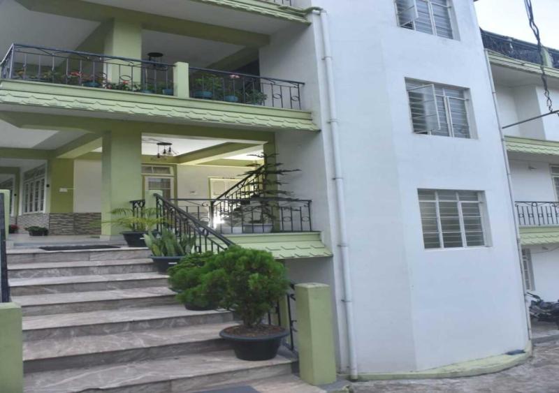 Apartment with Balcony photo 3