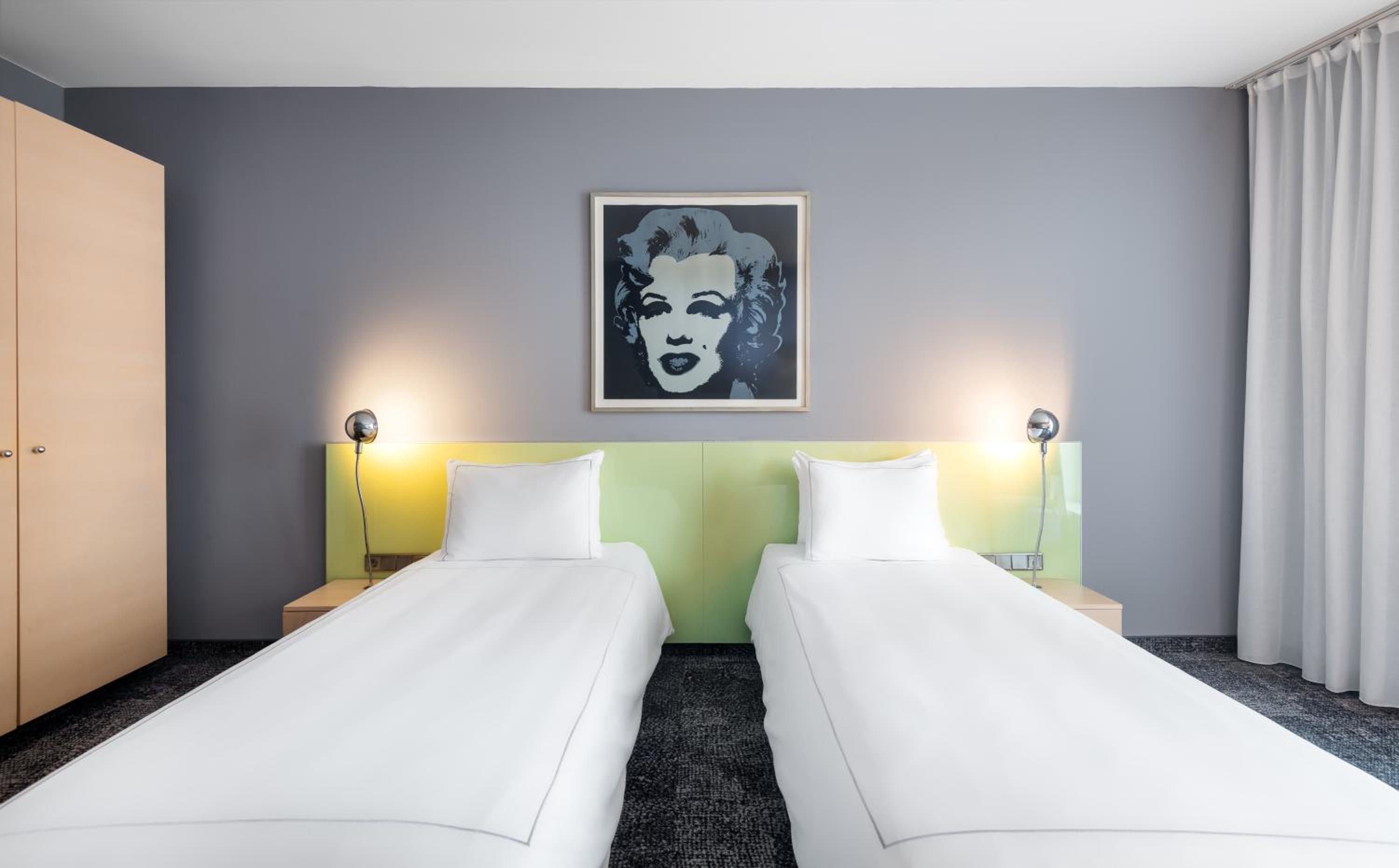 Executive Twin Room - Photo 4