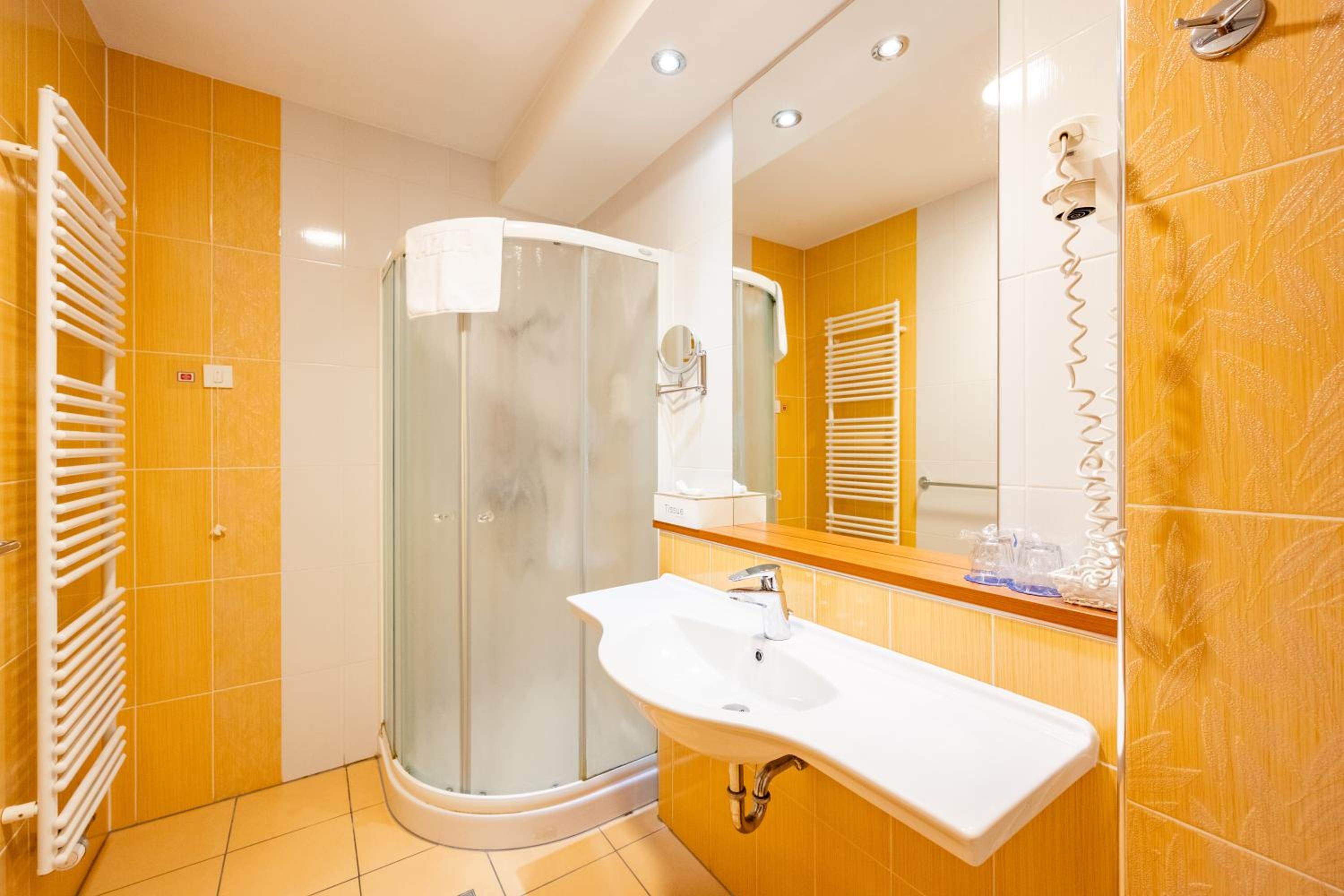 Double Room - Photo 3
