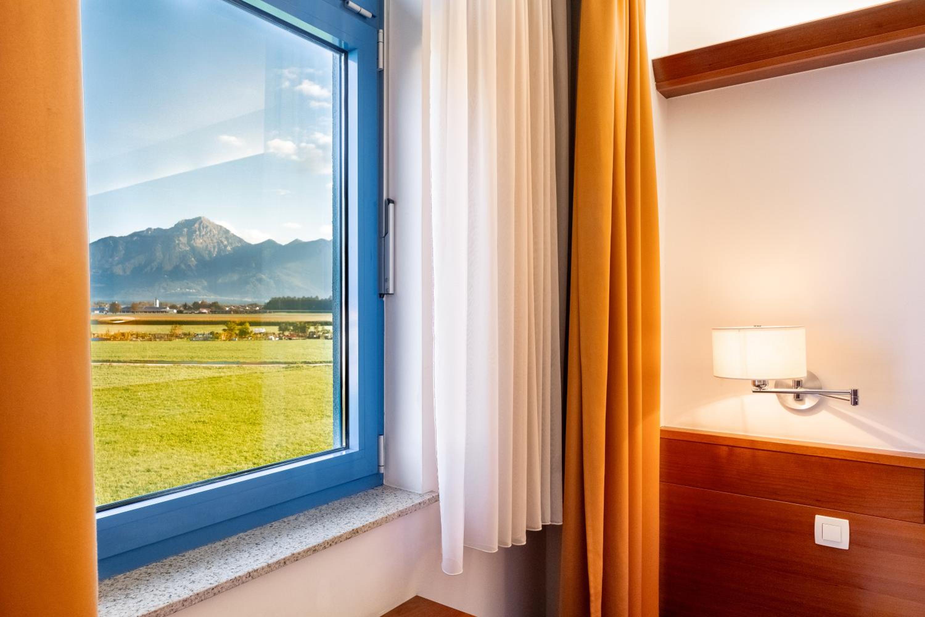 Double or Twin Room with Mountain View - Photo 5