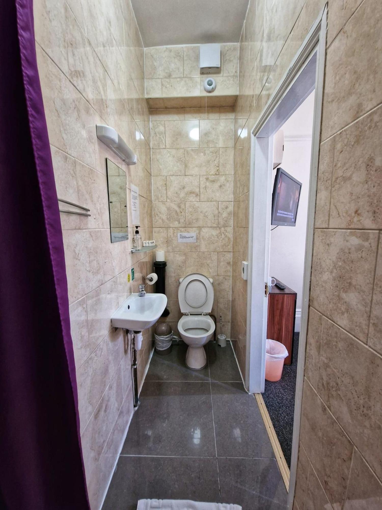 Double Room - Photo 4