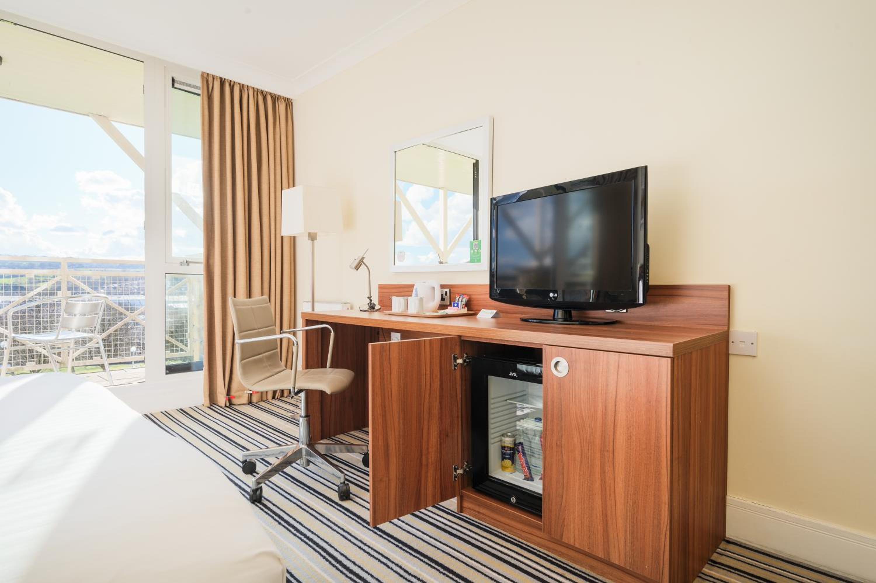 Standard Double Room with Balcony - Photo 7