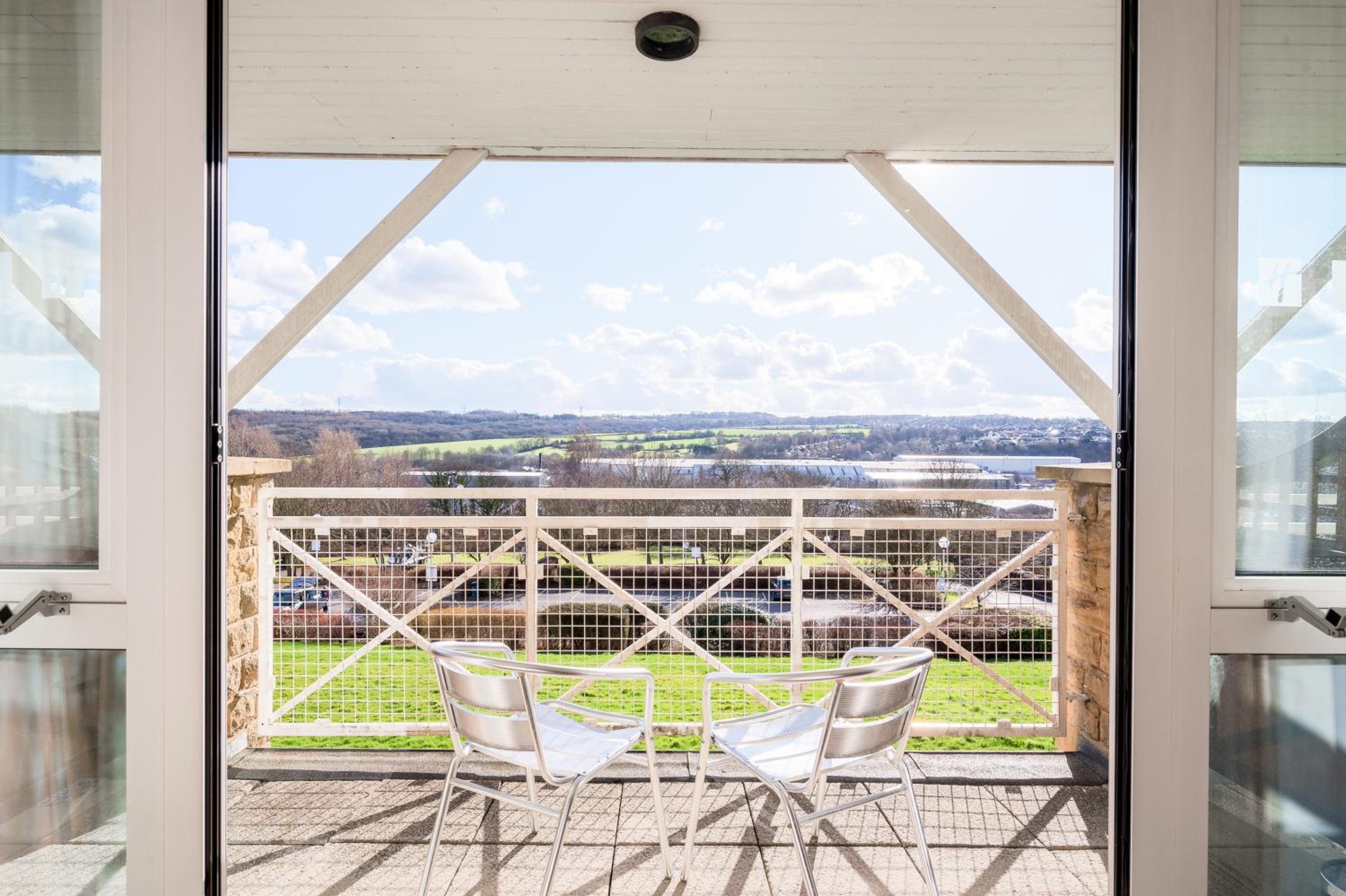 Standard Double Room with Balcony - Photo 4