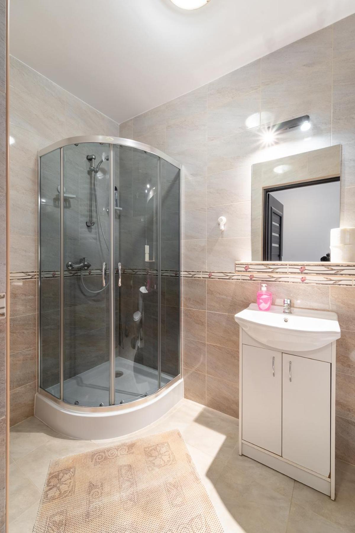 Comfort Triple Room with Shower - Photo 2