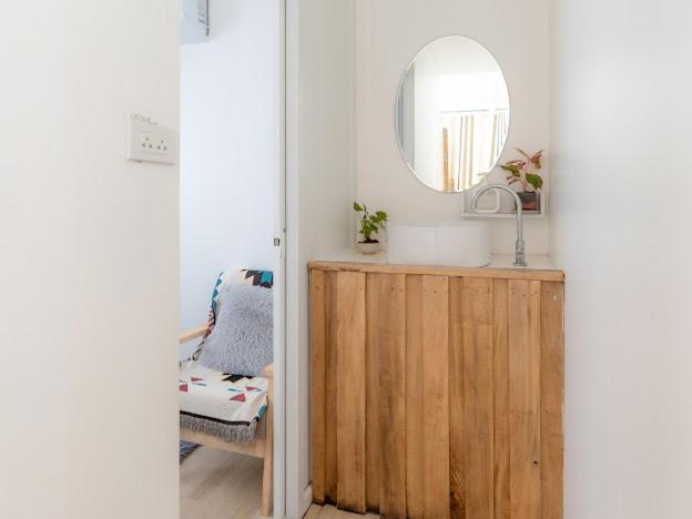 Two-Bedroom House - Photo 3