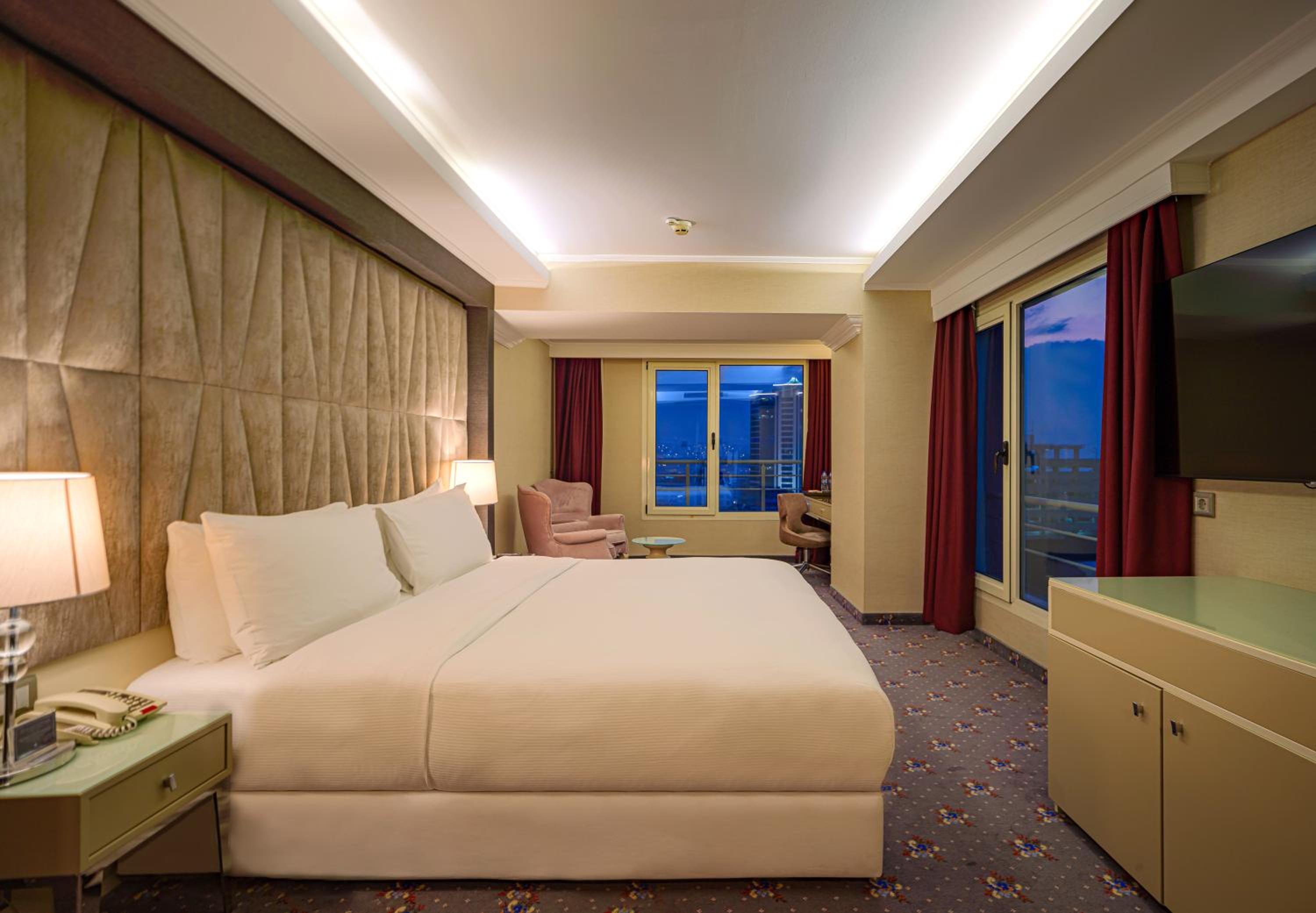 Deluxe King Room