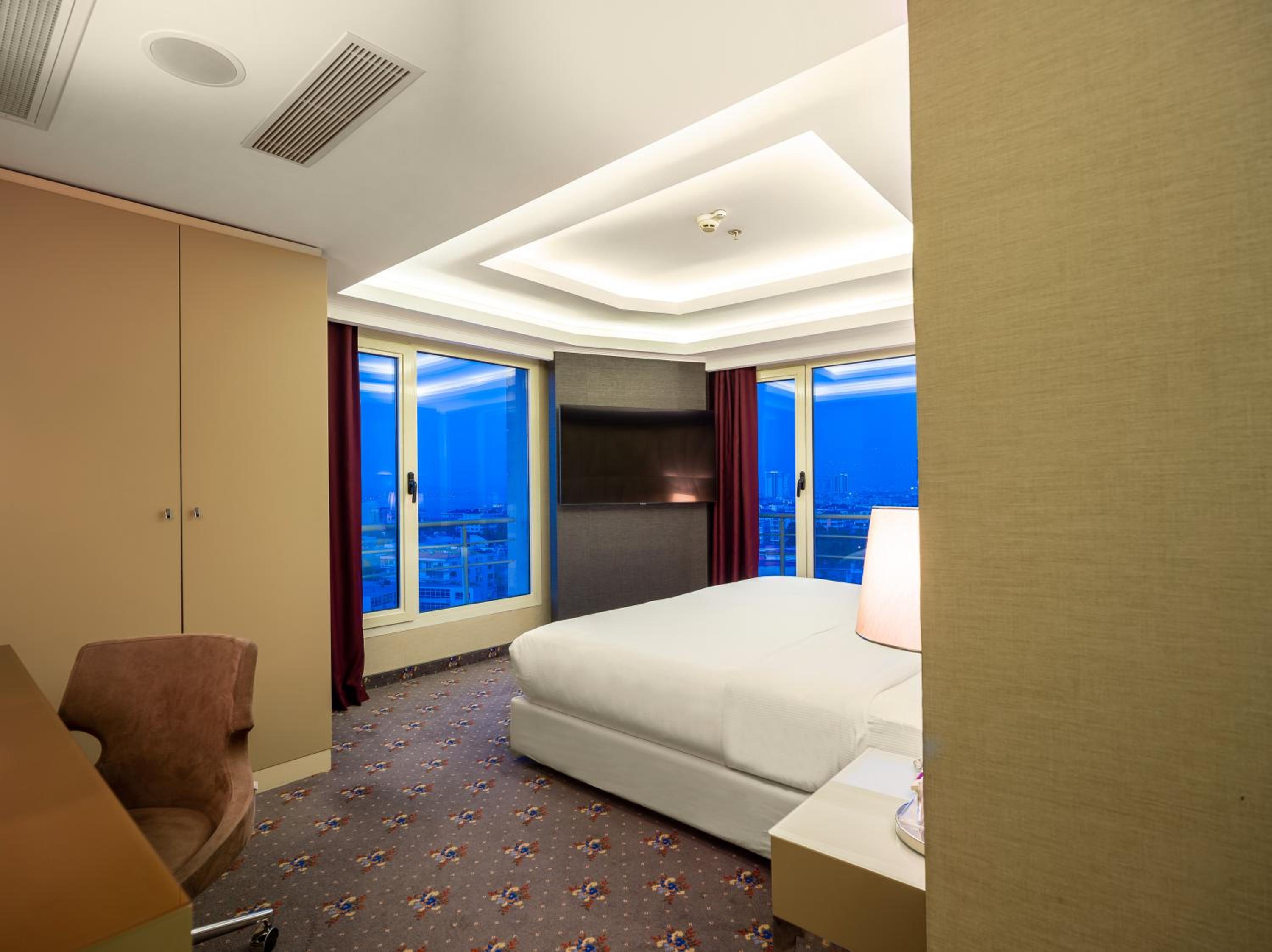 Superior King Room with Sea View