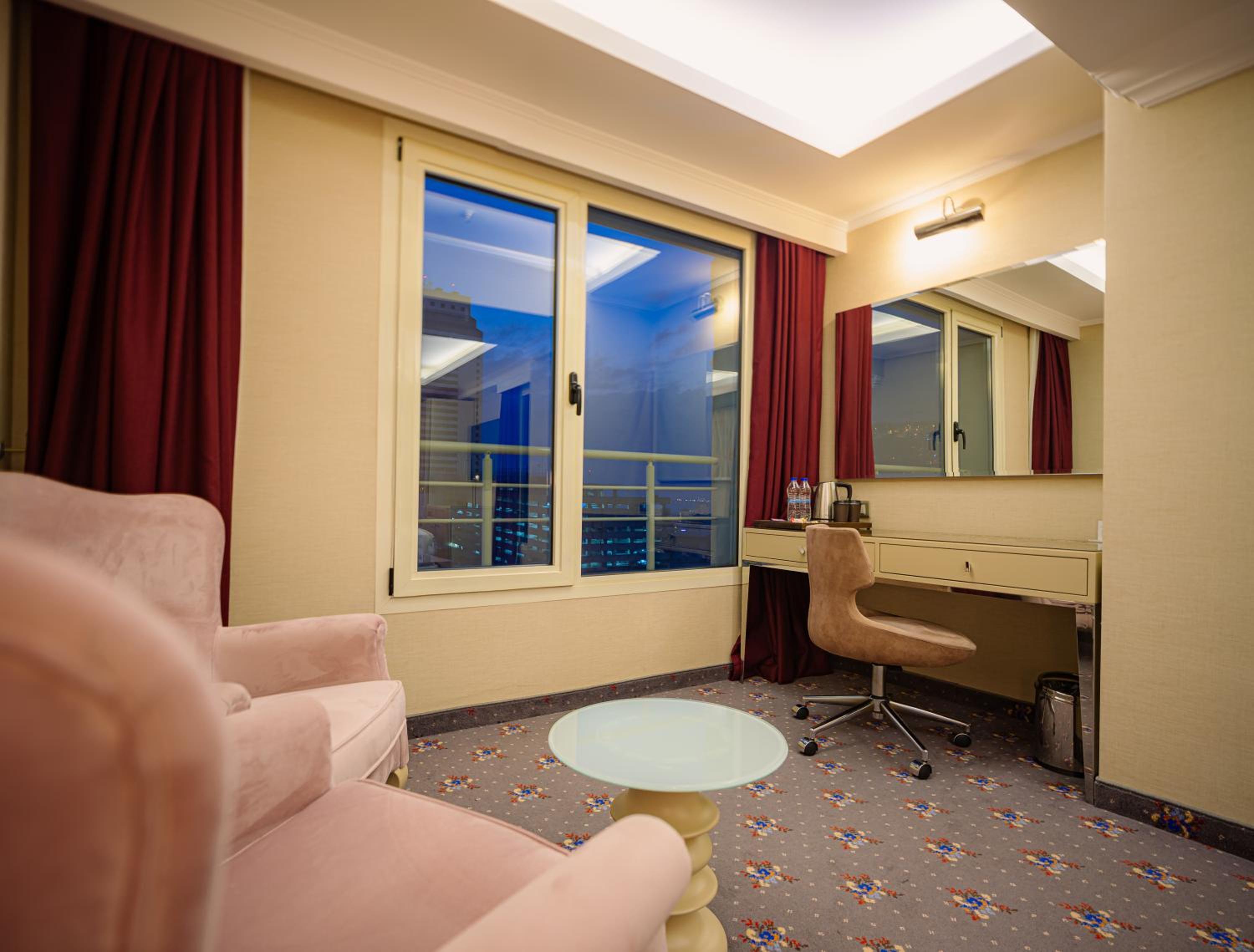 Deluxe King Room